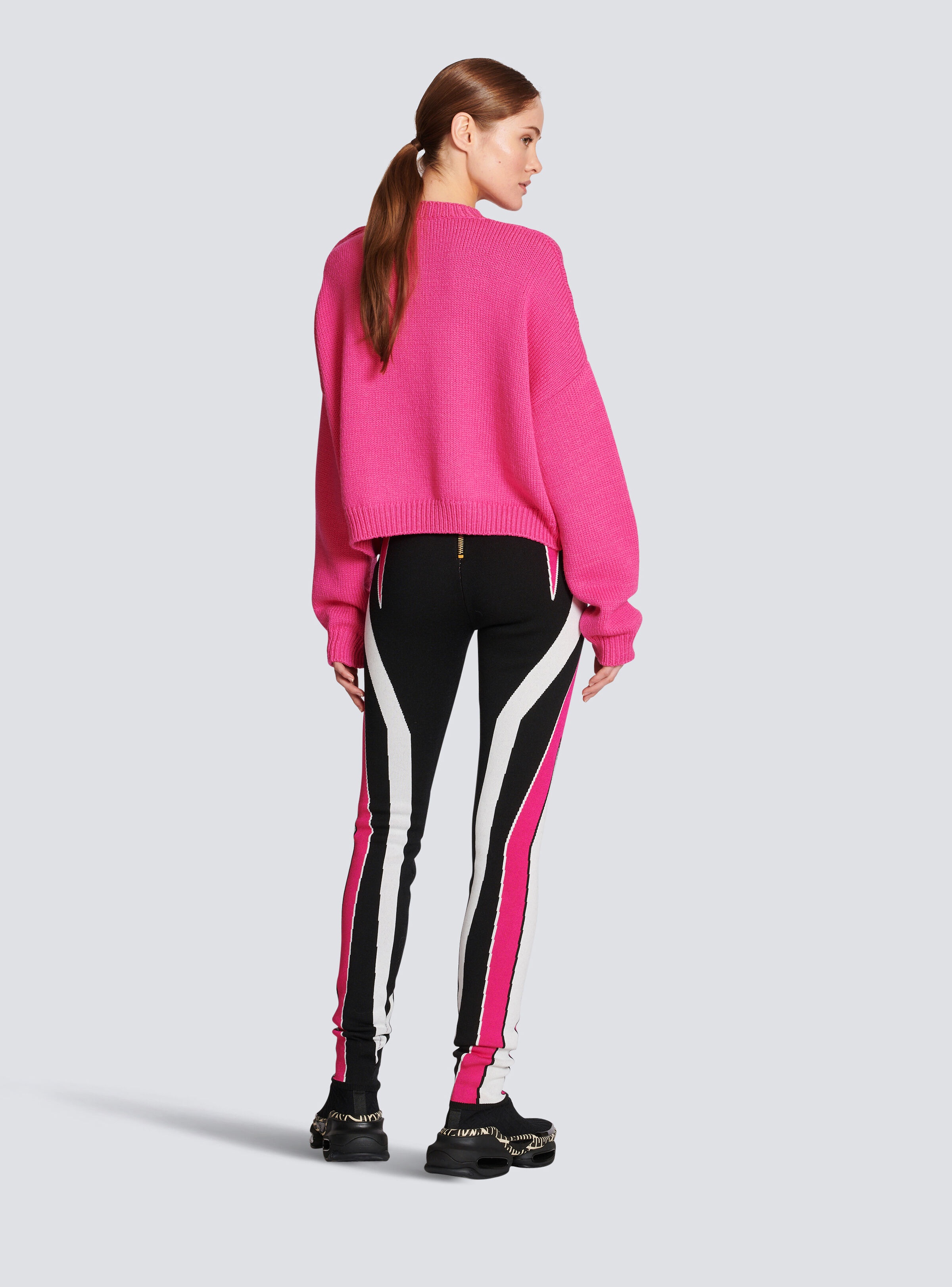 Balmain logo cropped knit jumper - 4