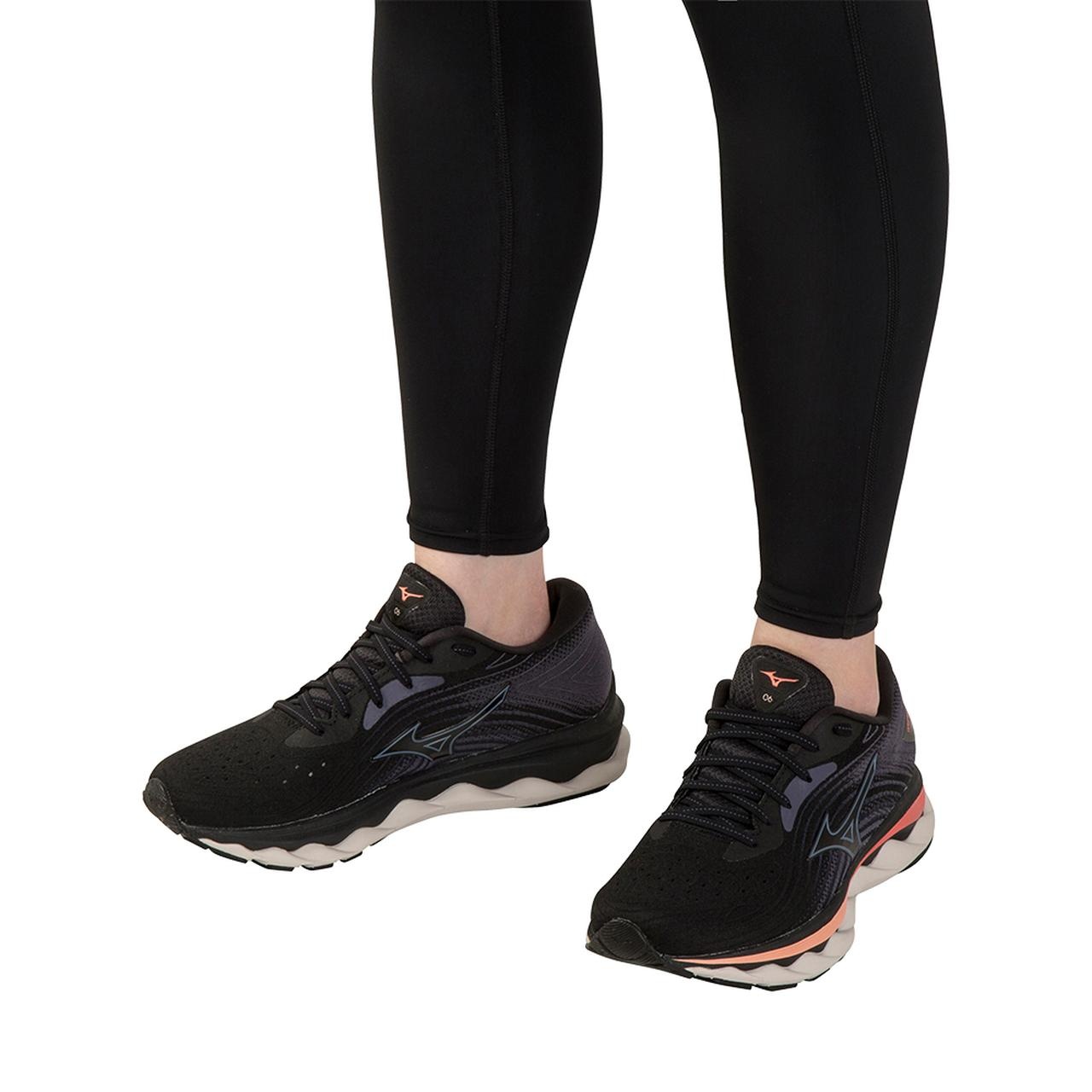 Women's Wave Sky 6 Running Shoe - 10