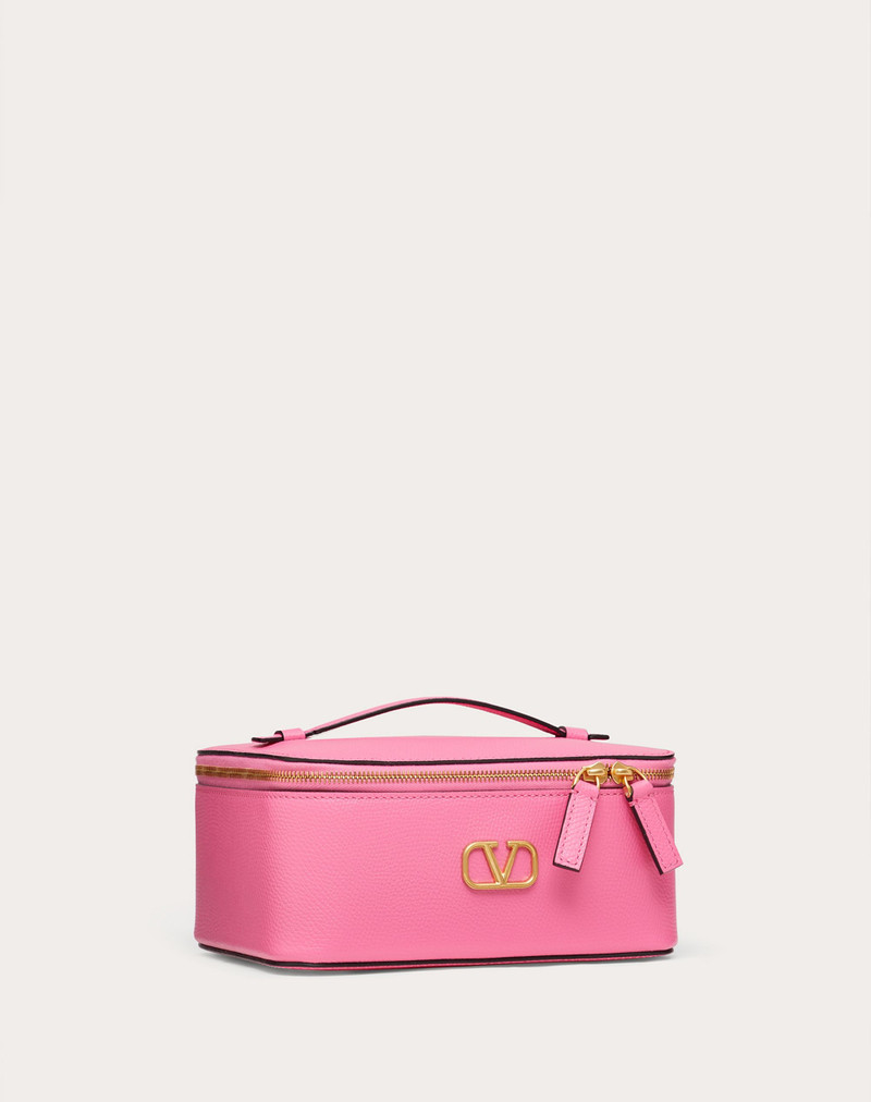 VLOGO SIGNATURE WASH BAG IN GRAINY CALFSKIN LEATHER 5
