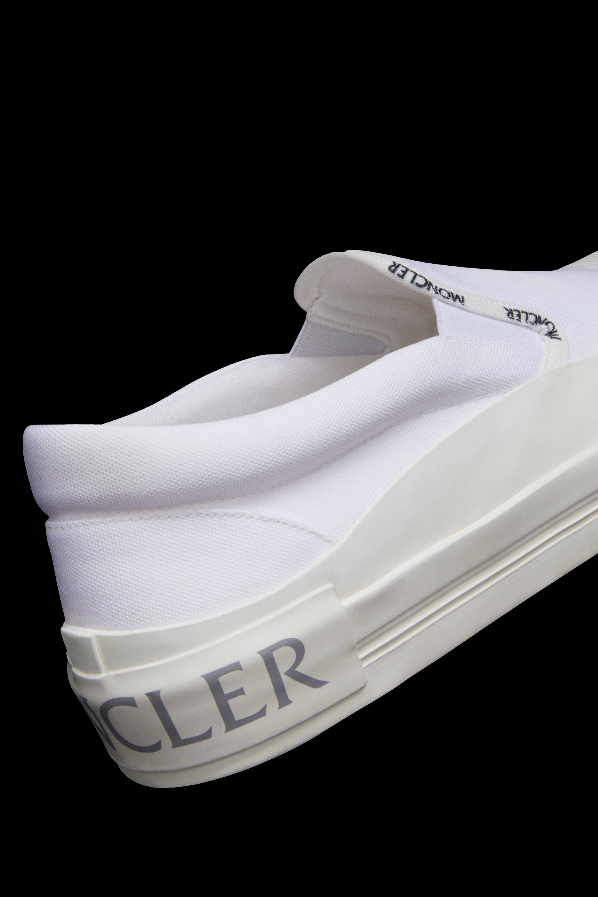 【送料&関税込】Moncler Glissiere Tri Slip-on Sneakers Moncler Glissiere Tri Slip On Sneakers | REVERSIBLE