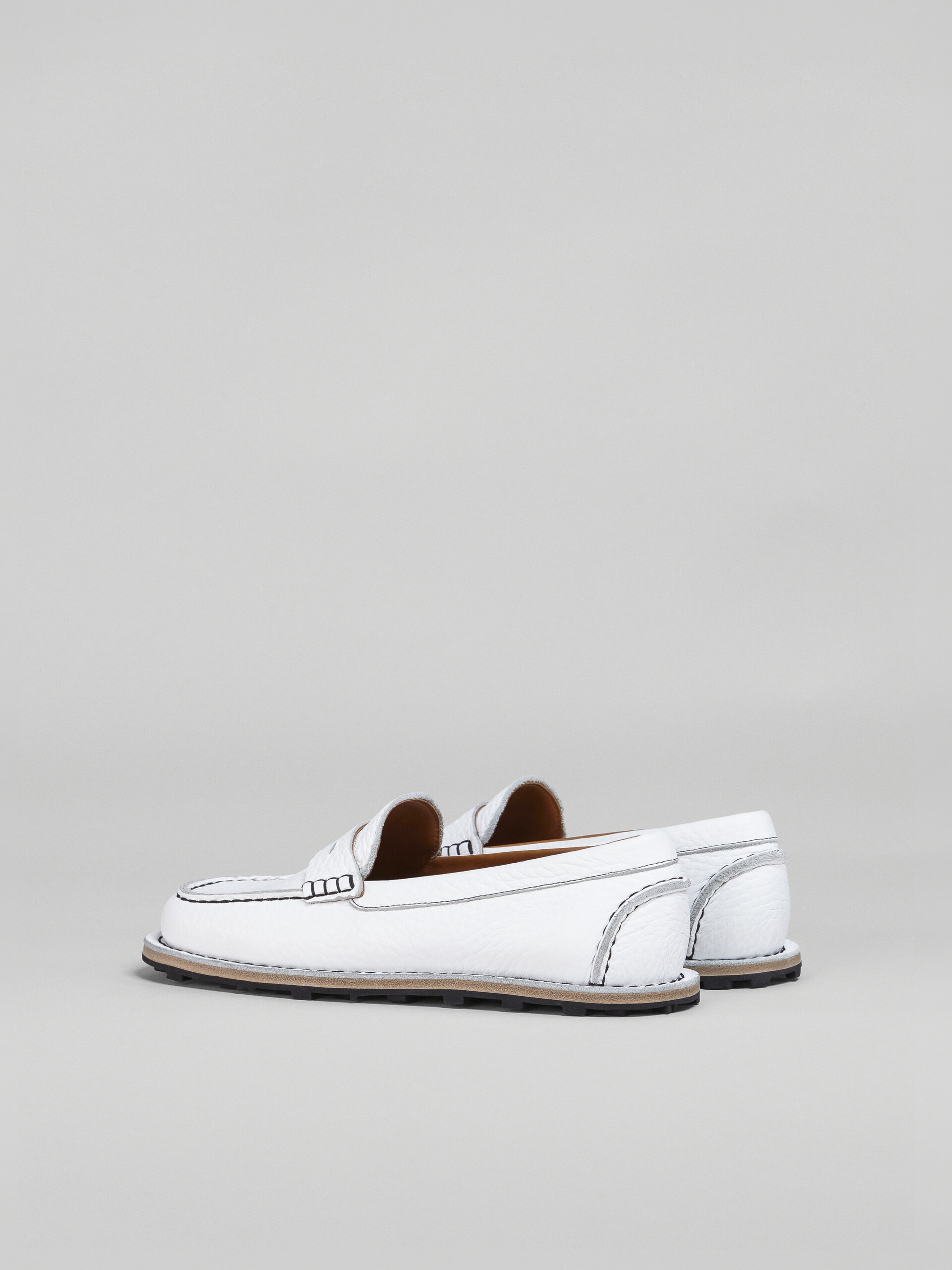 GRAINED CALF LEATHER MOCCASIN - 3