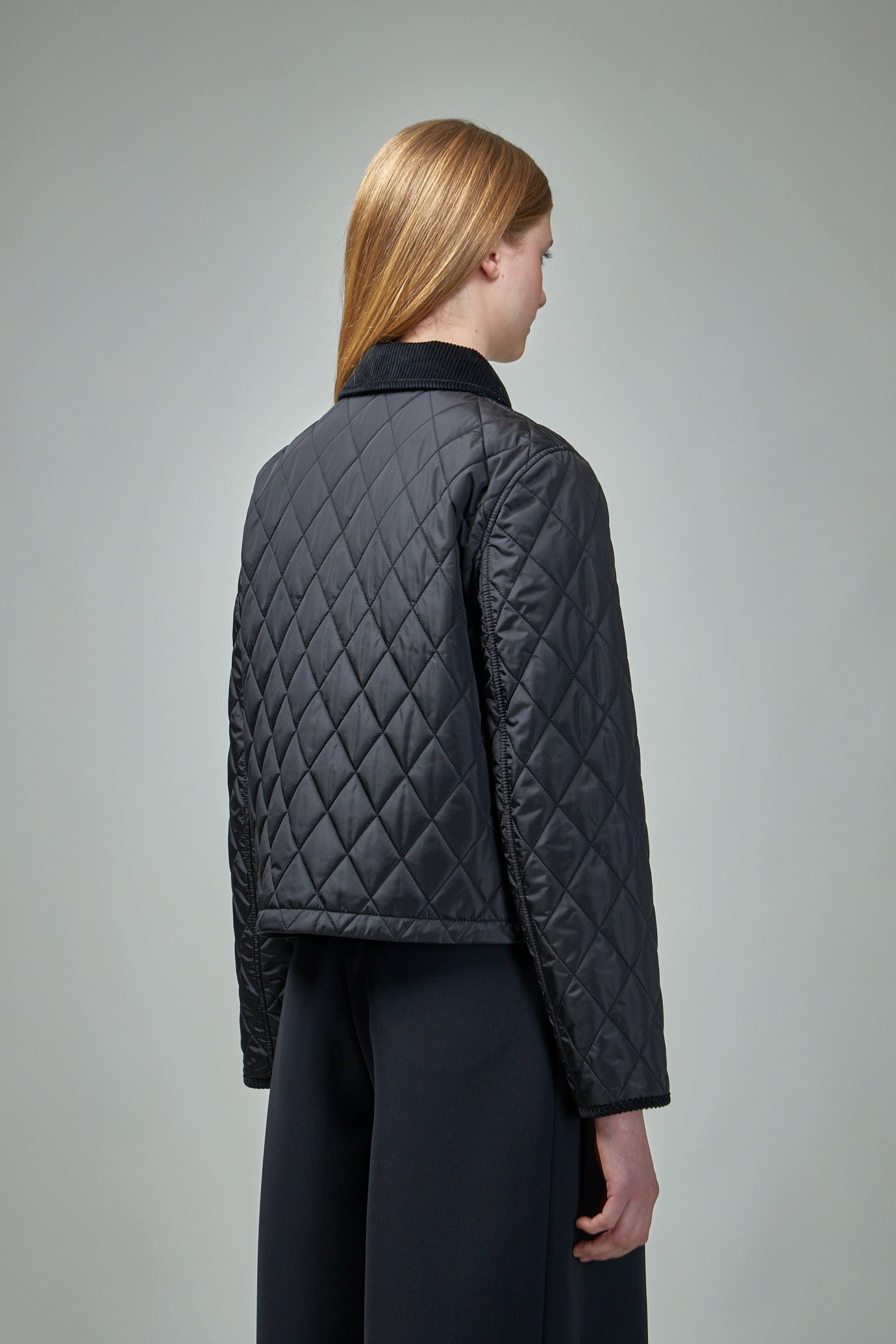 【Burberry】ウィットニーはプレス・デスト・ジャケット Burberry Cropped Quilted Nylon Witney Jacket | labelsfashion