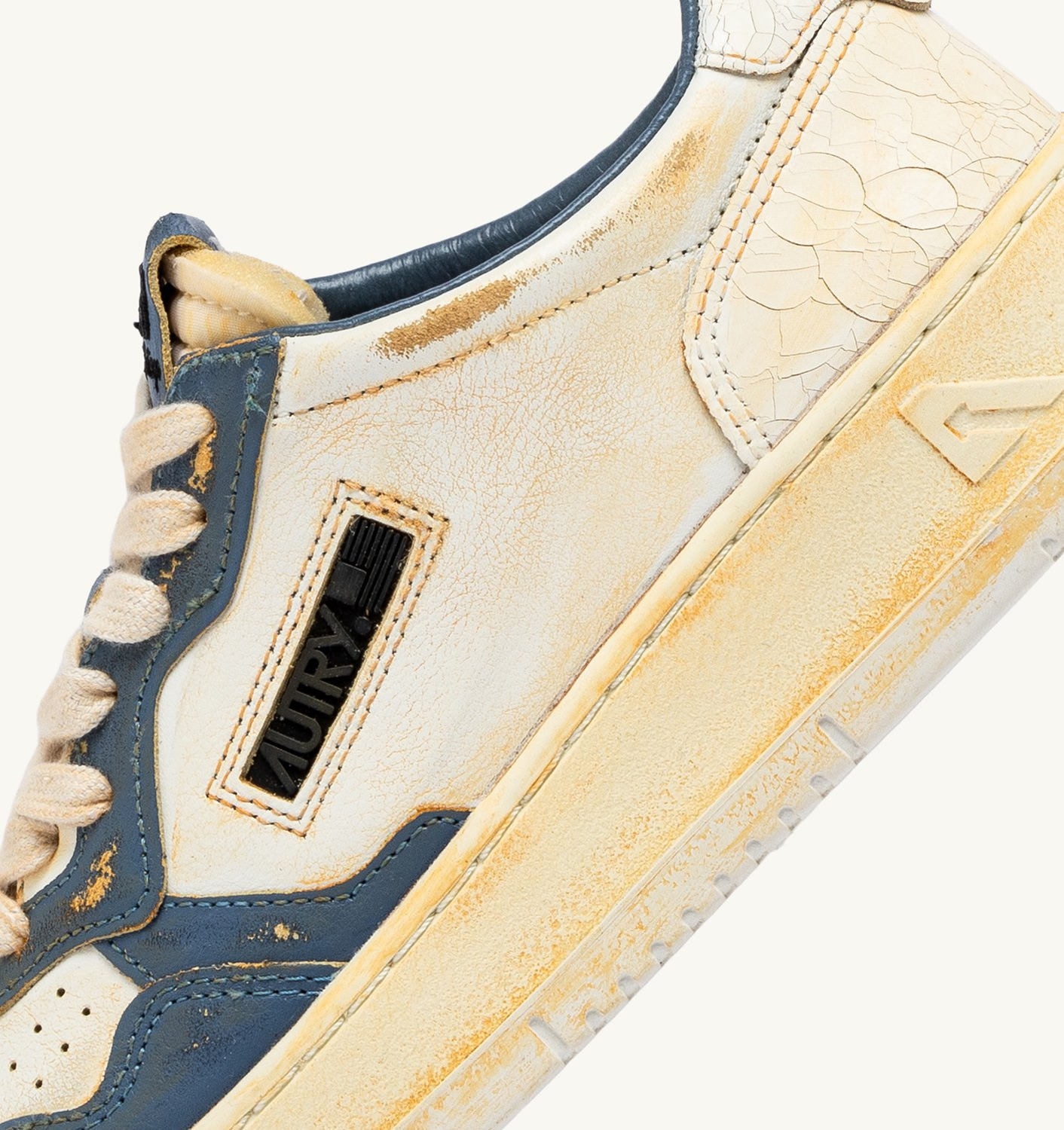 MEDALIST LOW SUPER VINTAGE SNEAKERS IN MARSHMALLOW AND SILVER-BLUE LEATHER - 6