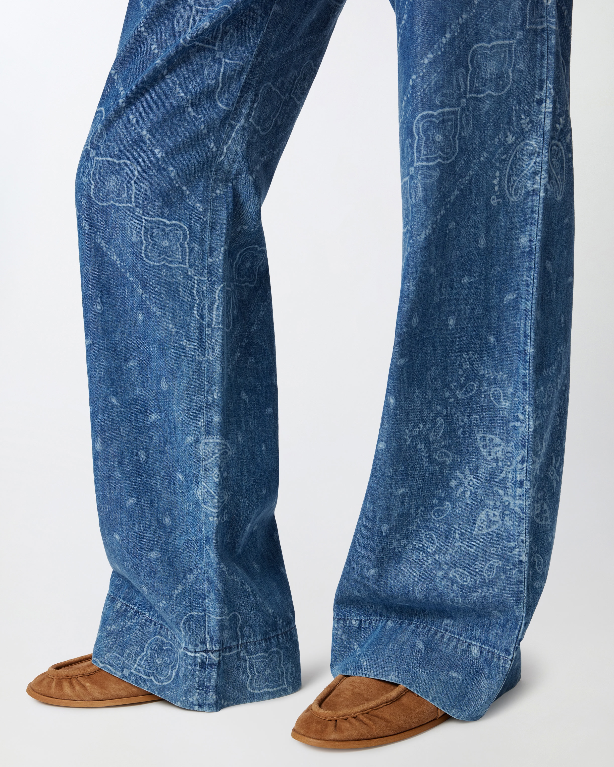 LOOSE TROUSERS IN LIGHT DENIM BANDANA PRINT - 5