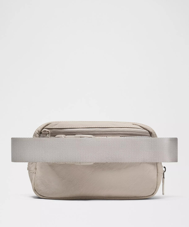 Everywhere Belt Bag with Long Strap 1L 3