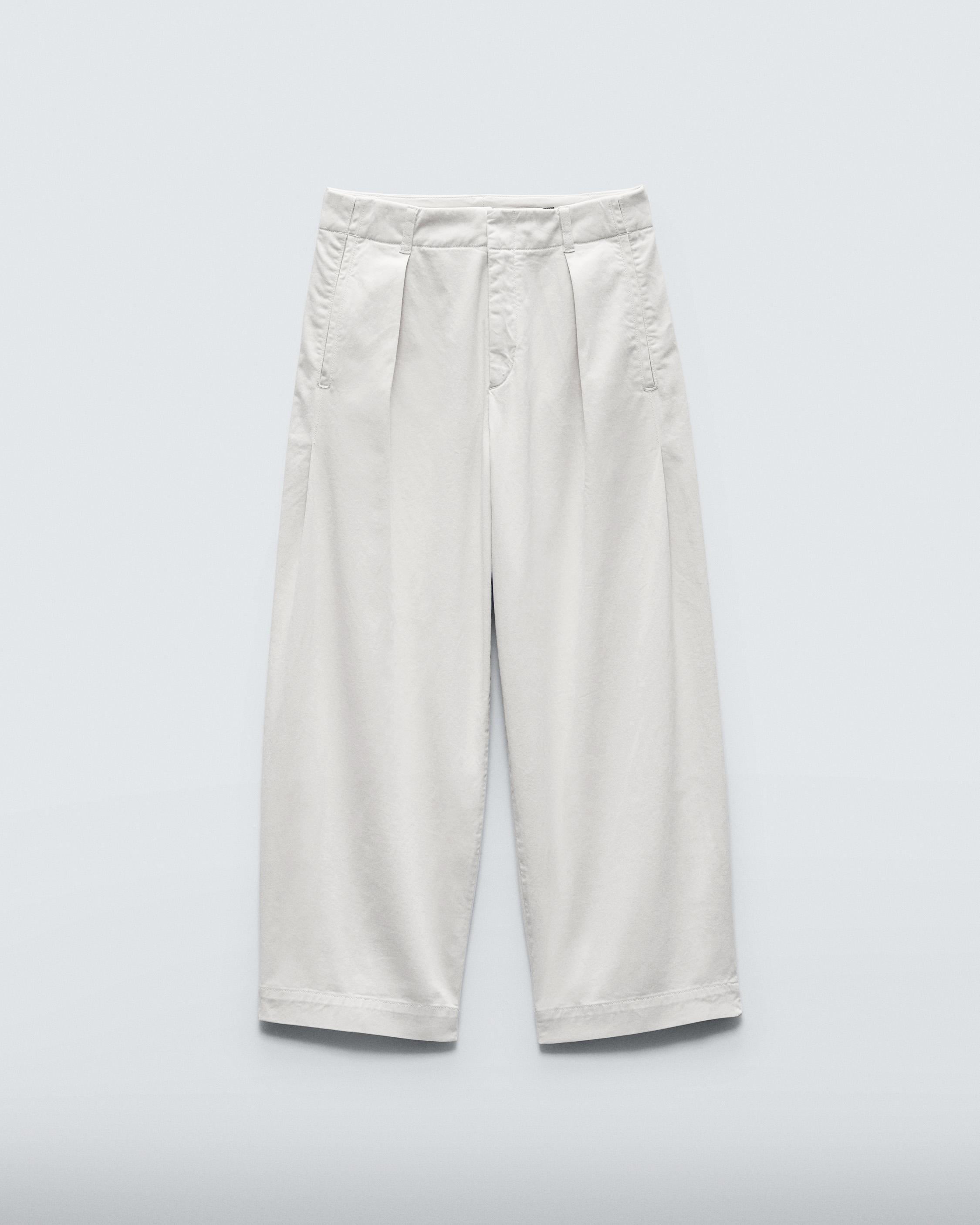 Donovan Cropped Cotton Pant
Relaxed Fit - 1