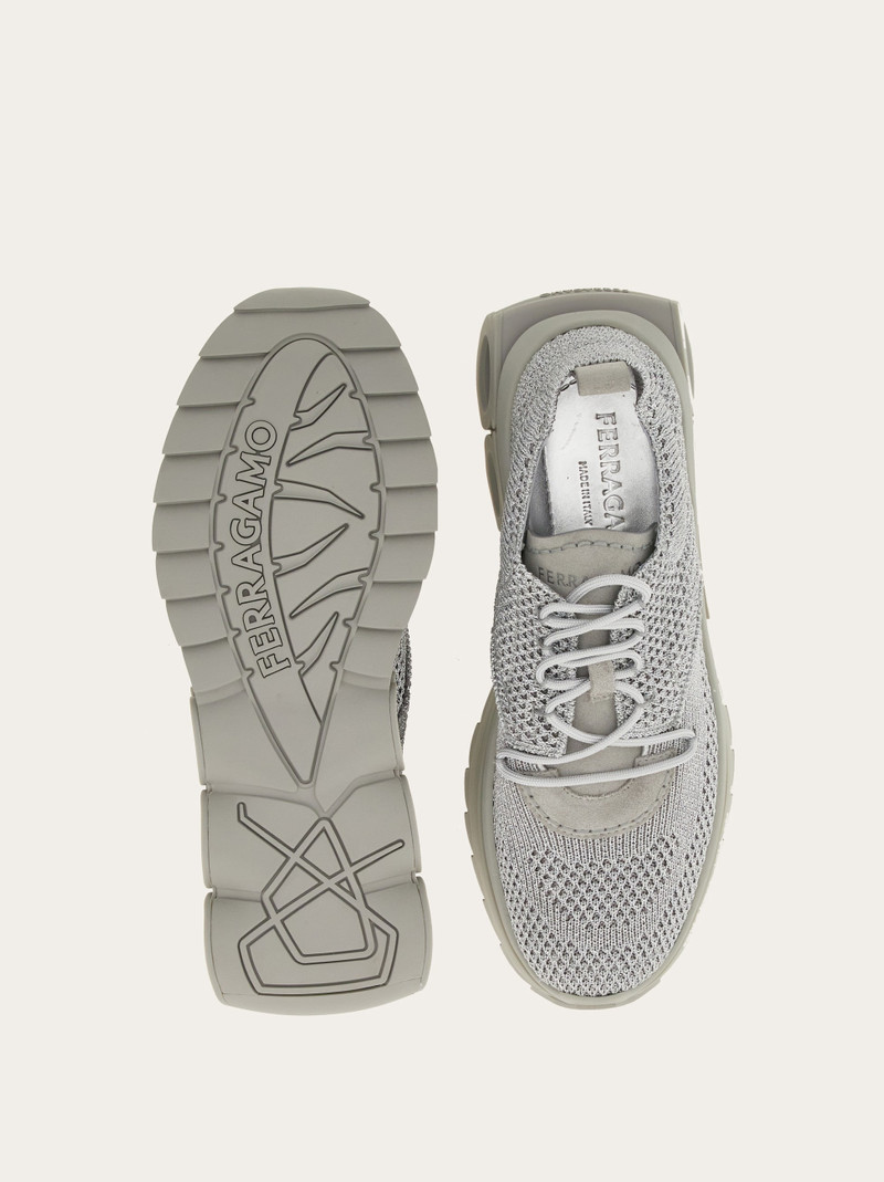 Running sneaker 5