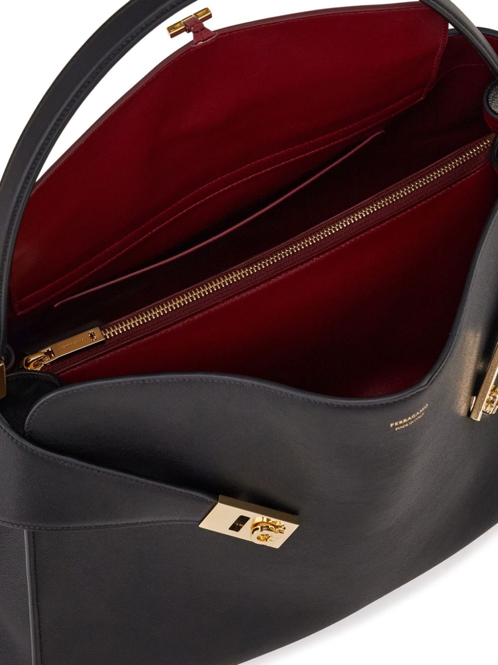 medium Hug shoulder bag - 5