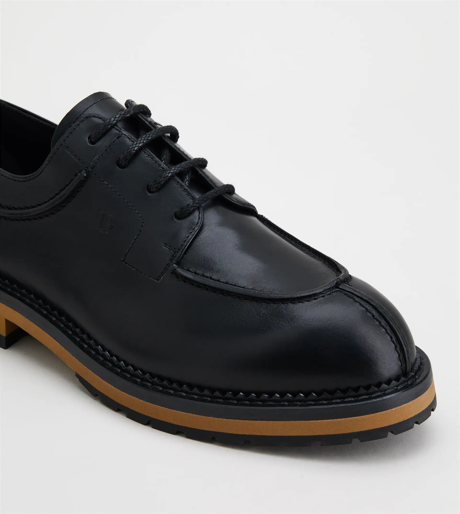 LACE-UPS IN LEATHER - BLACK - 6