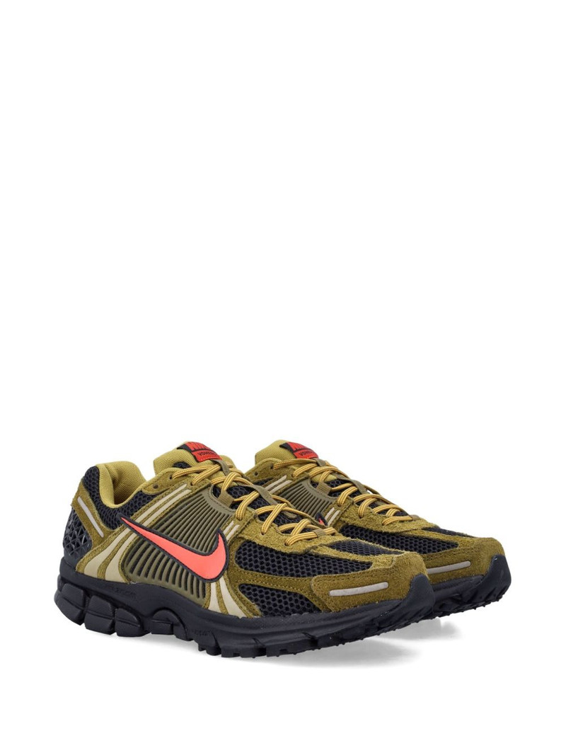 Nike Zoom Vomero 5 trainers outlook