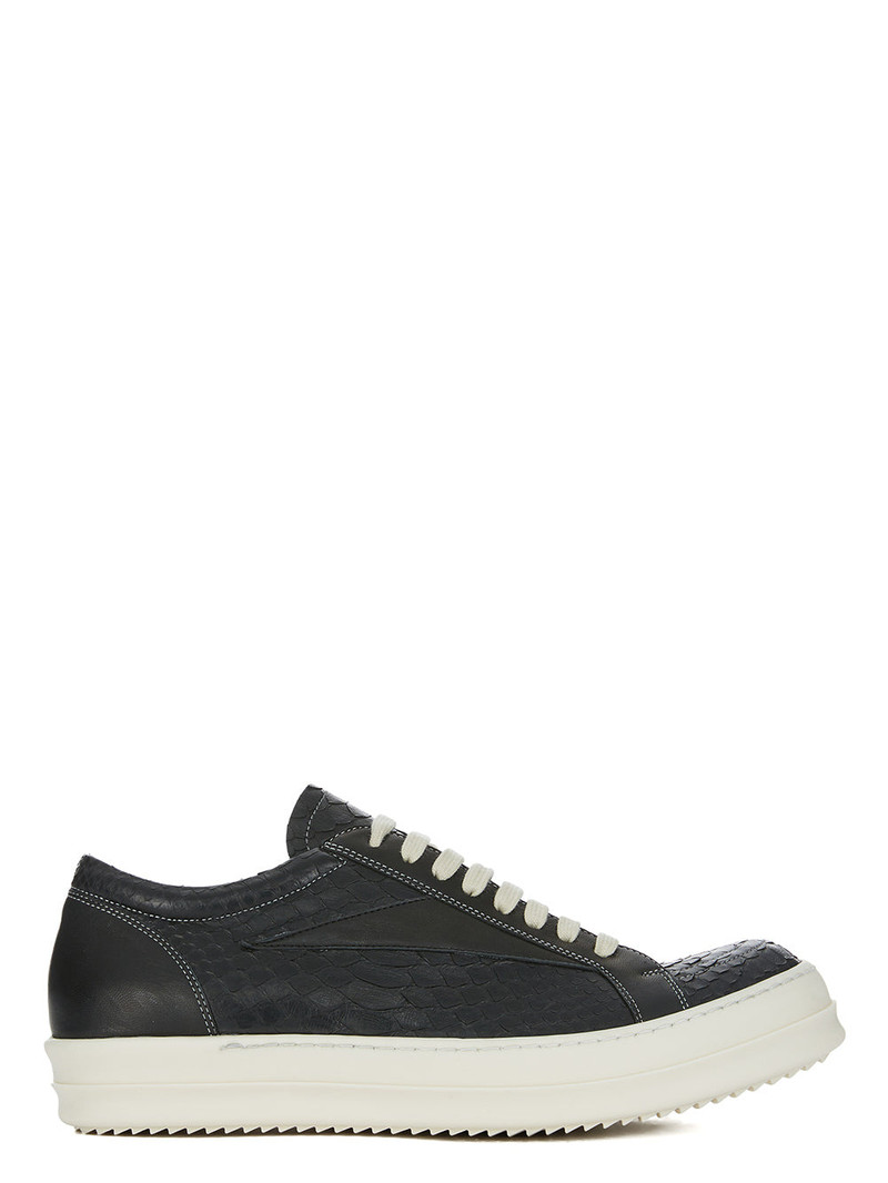 VINTAGE SNEAKS 1