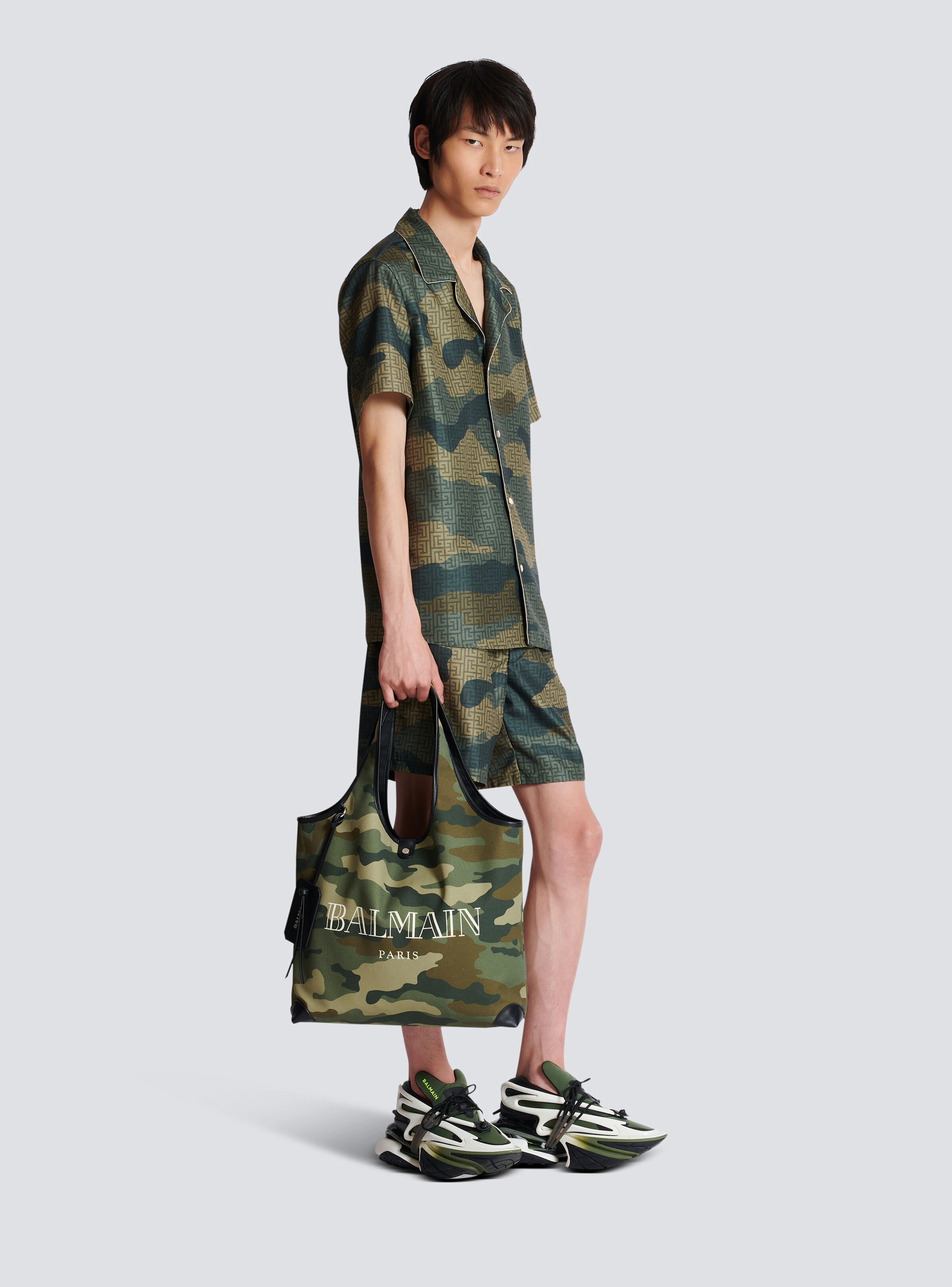 Camouflage canvas B-Army Grocery Bag with Vintage Balmain logo - 2