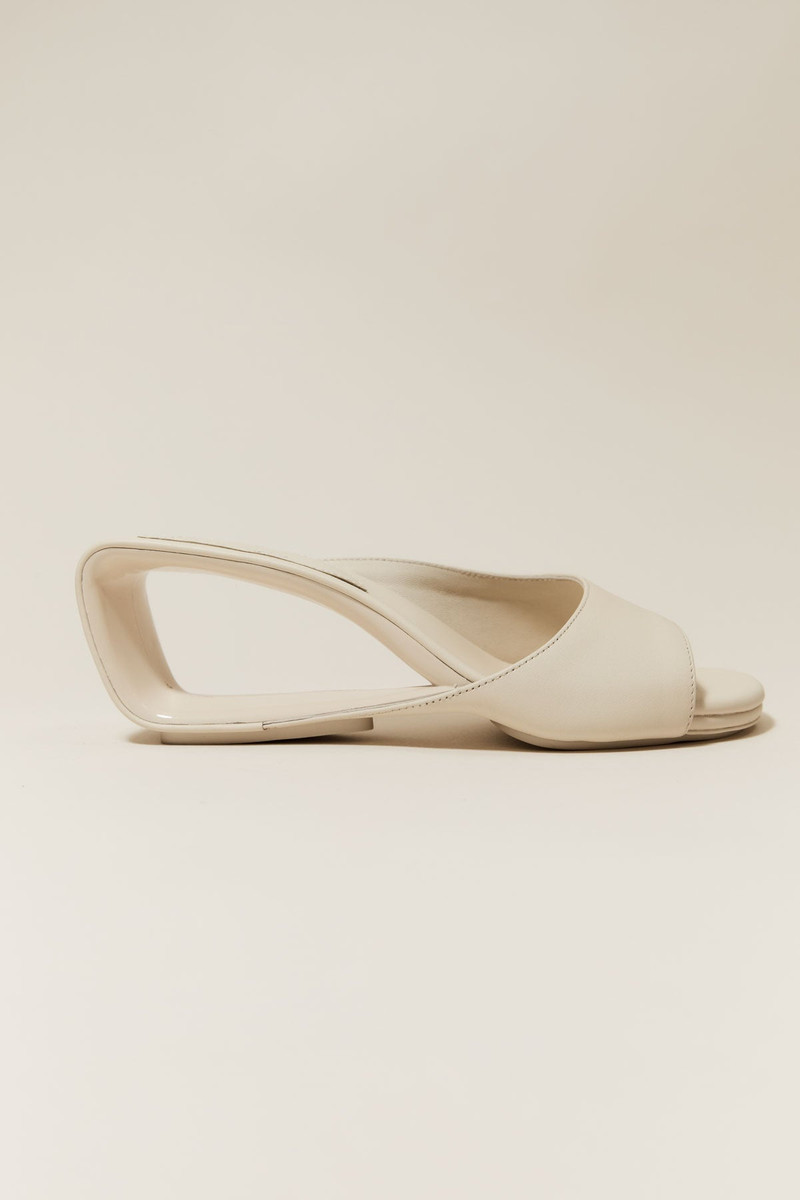 Cut Out Wedge - Butter 4