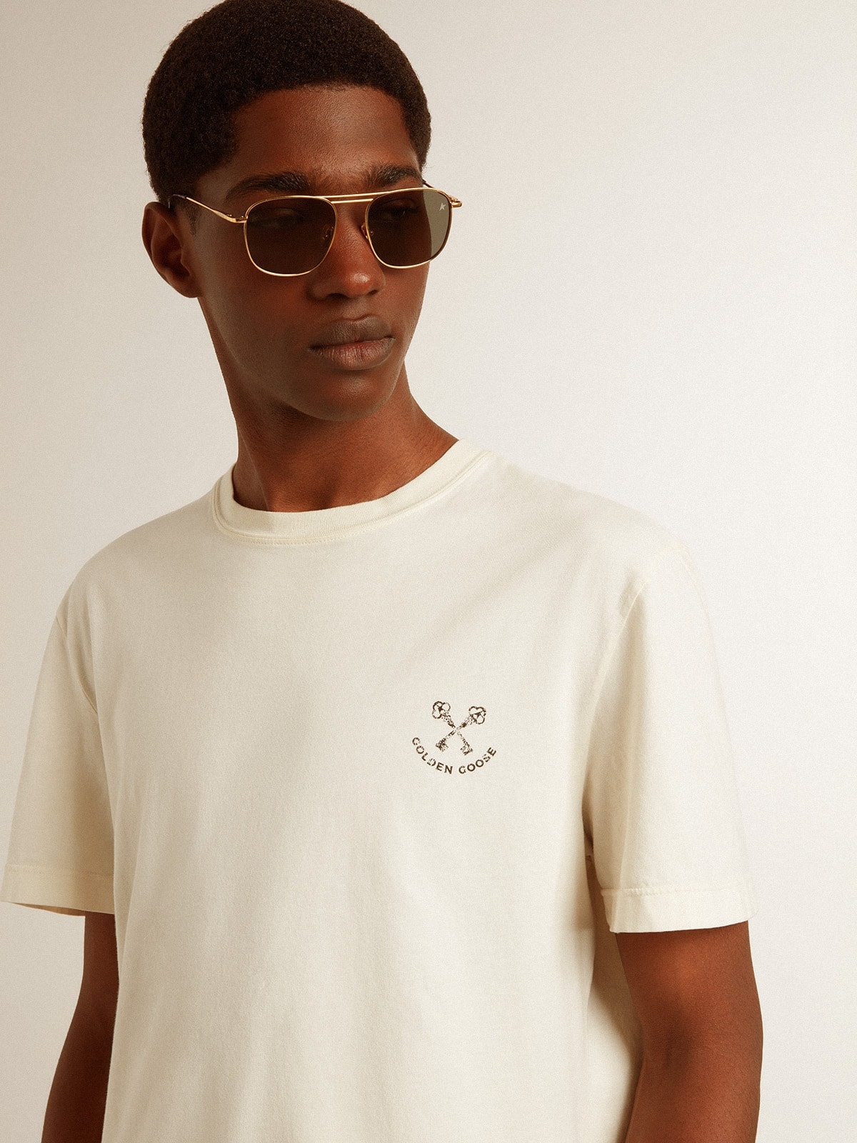 Men's cotton T-shirt in aged white with print on the heart - 5