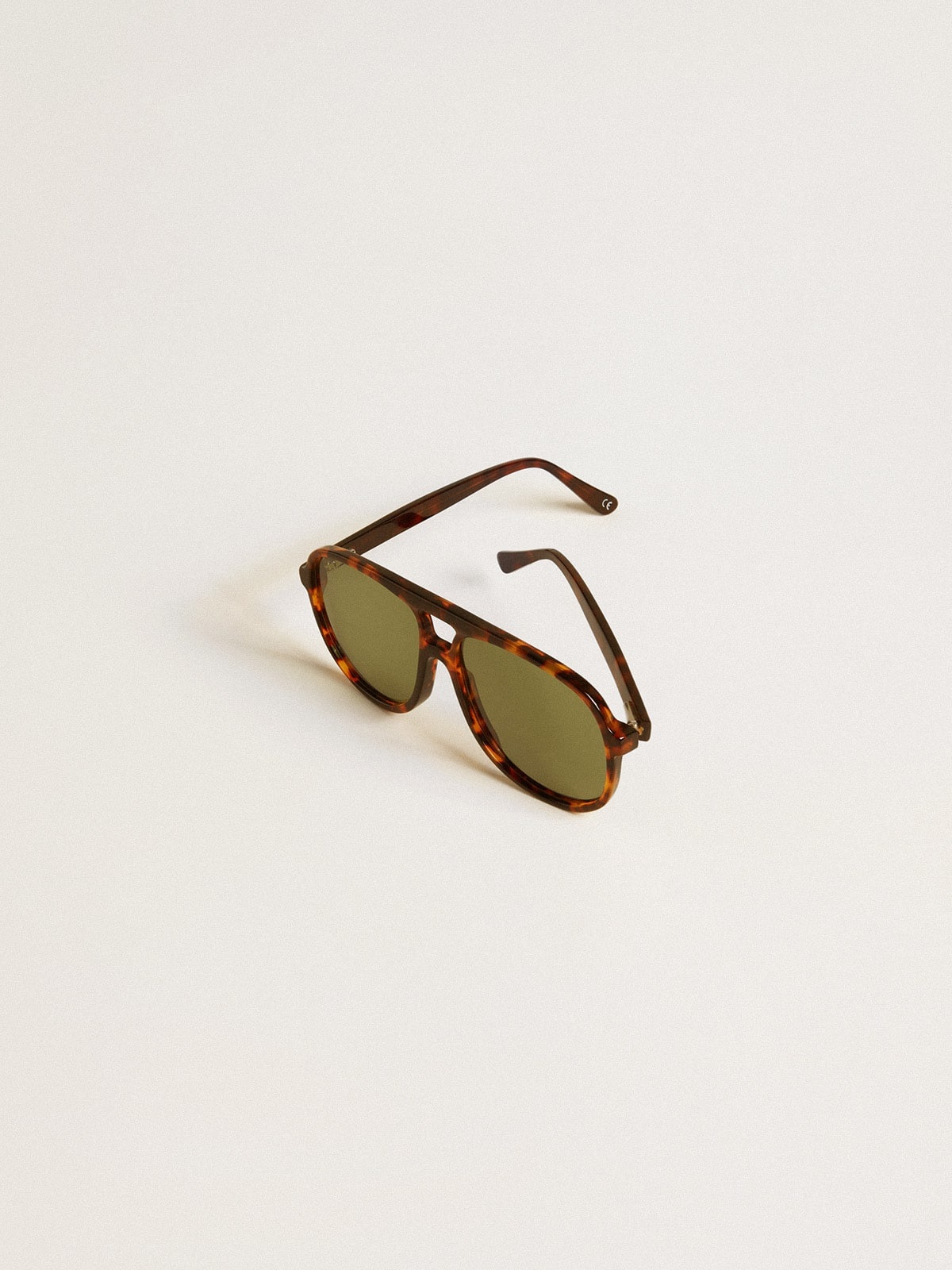 Aviator style sunglasses with tortoiseshell frame and green lenses - 2