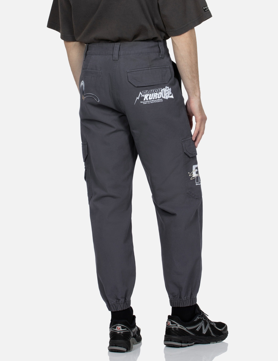 Logo Embossed Patch Fashion fit Cargo Pants - 7