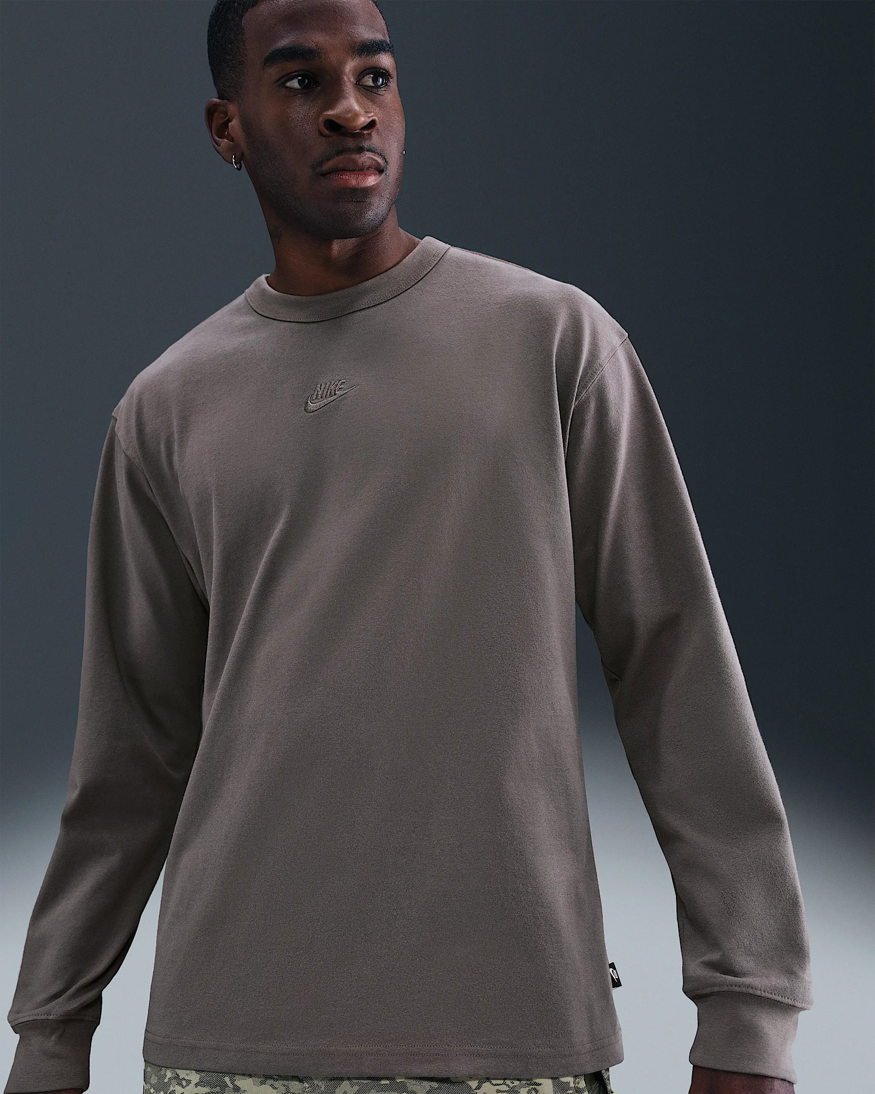 Nike Sportswear Premium Essentials Men's Long-Sleeve T-Shirt - 1