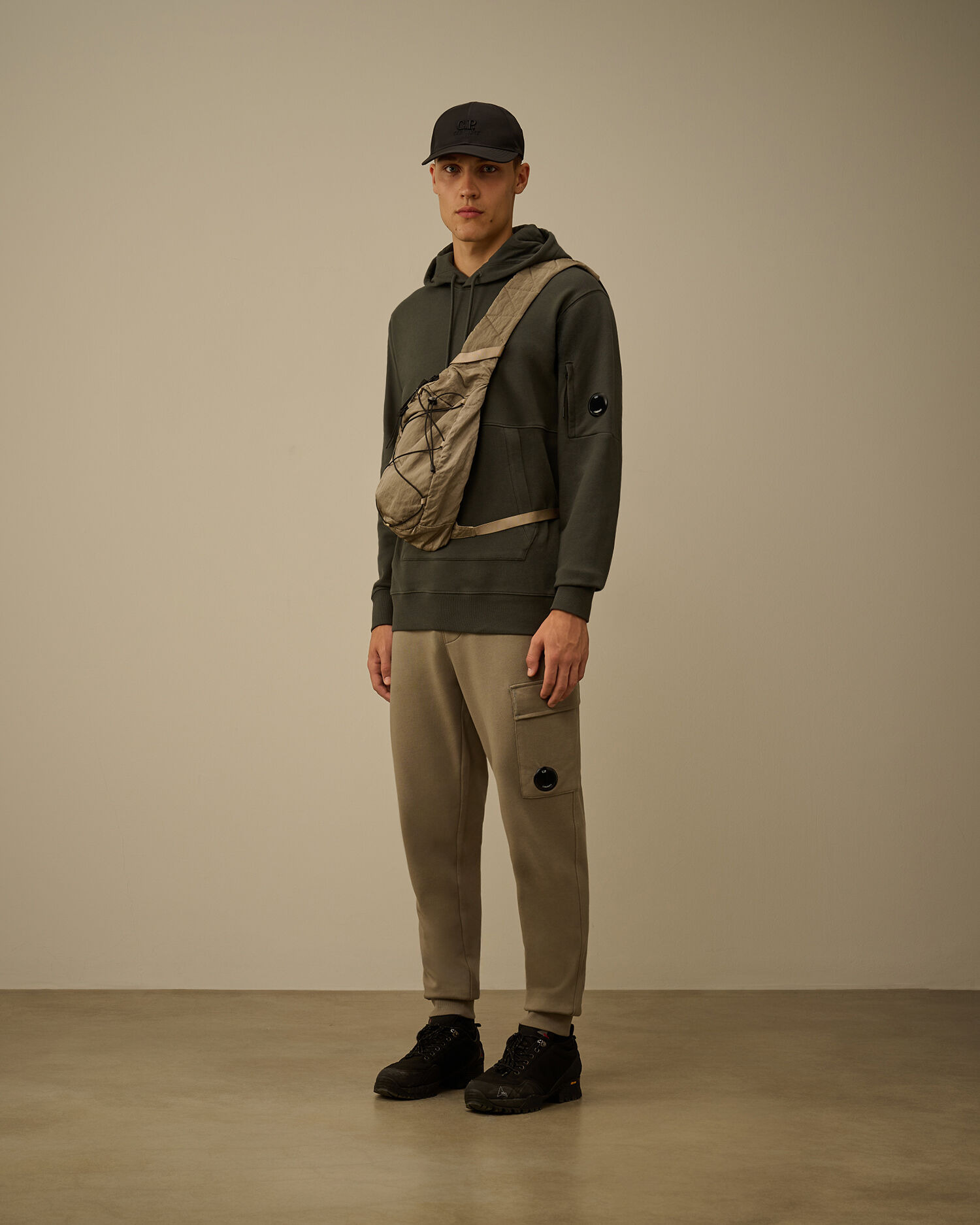 Diagonal Raised Fleece Hooded Lens Sweatshirt - 2