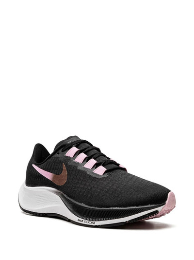 Nike Air Zoom Pegasus 37 sneakers outlook