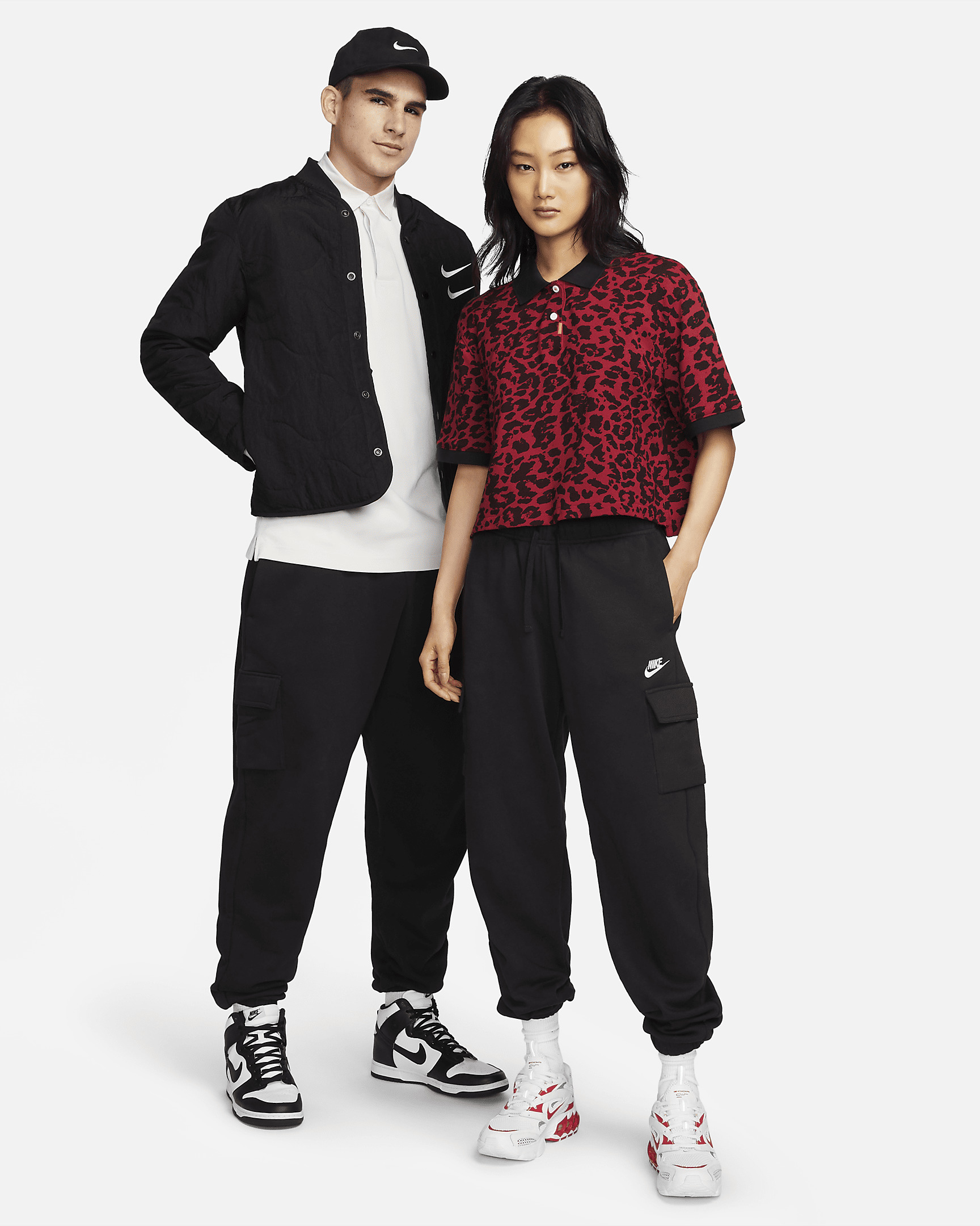 Nike Sportswear Club Fleece Women's Mid-Rise Oversized Cargo Sweatpants - 7