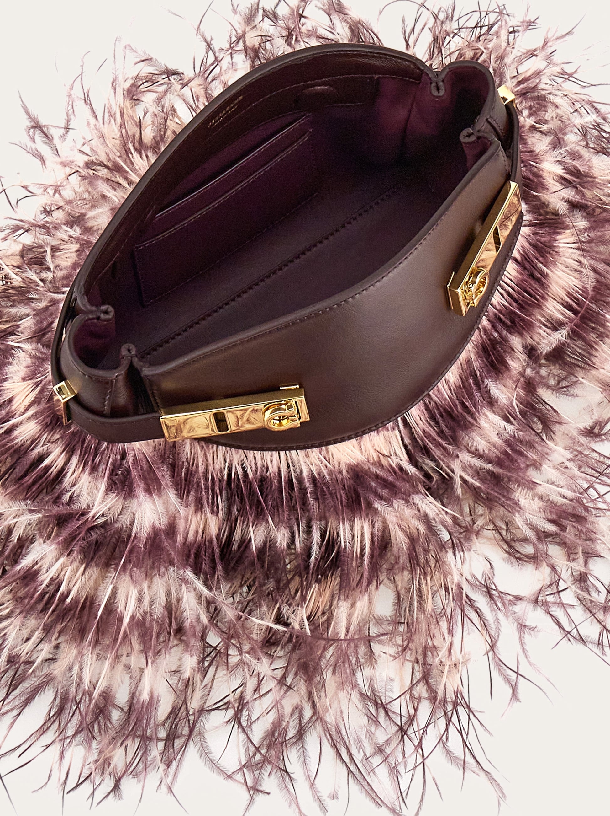 Hug crossbody bag with feathers (S) - 6