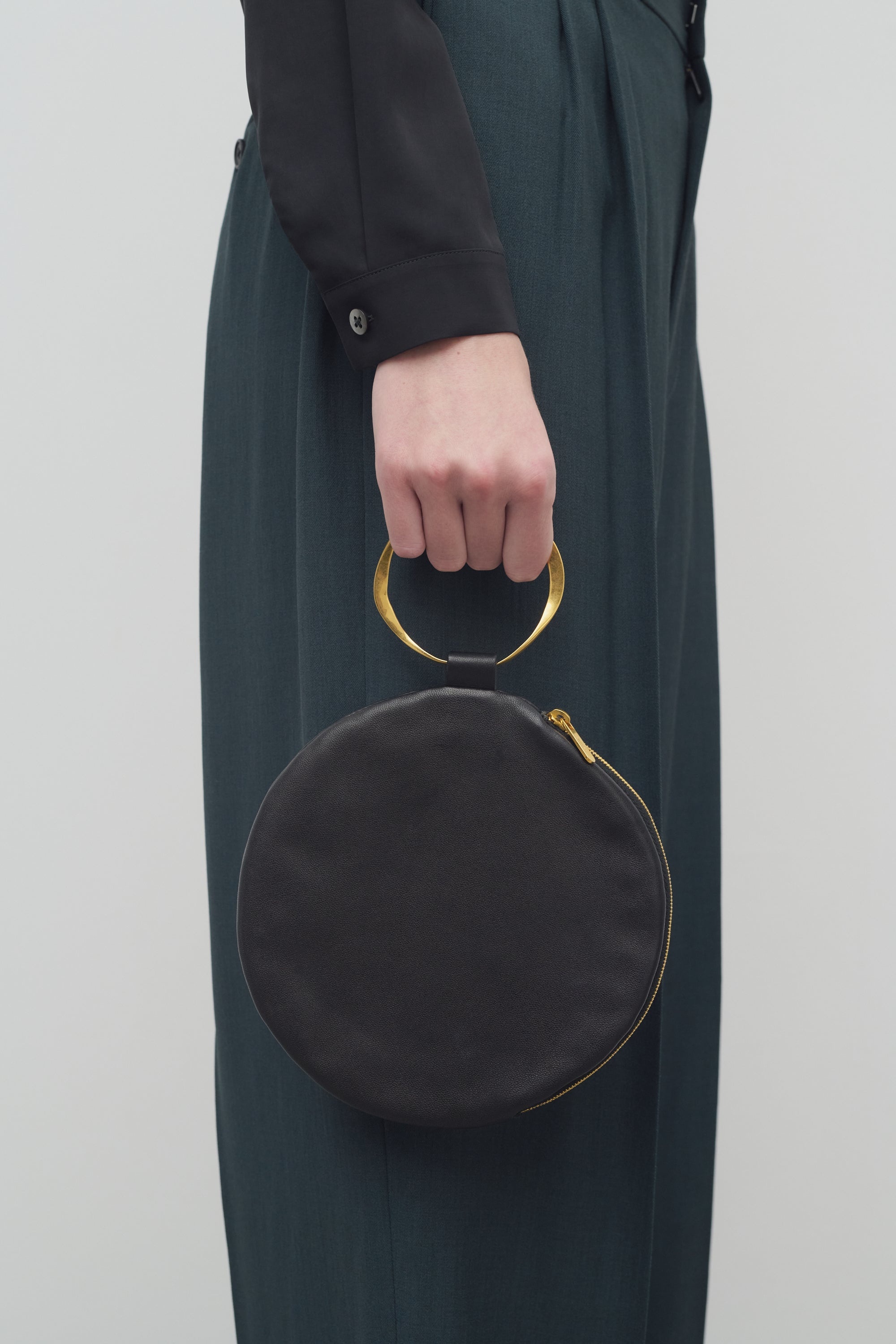 Round Bracelet Clutch in Leather - 3