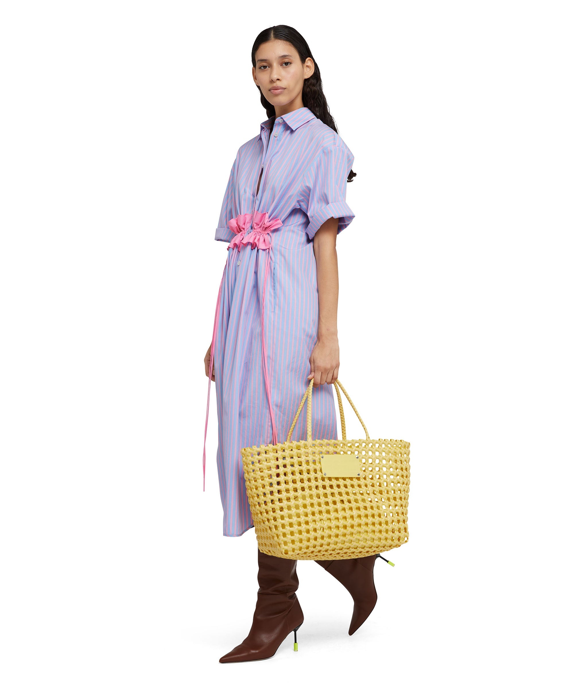 Faux leather basket net bag with accompanying mini pouch - 5