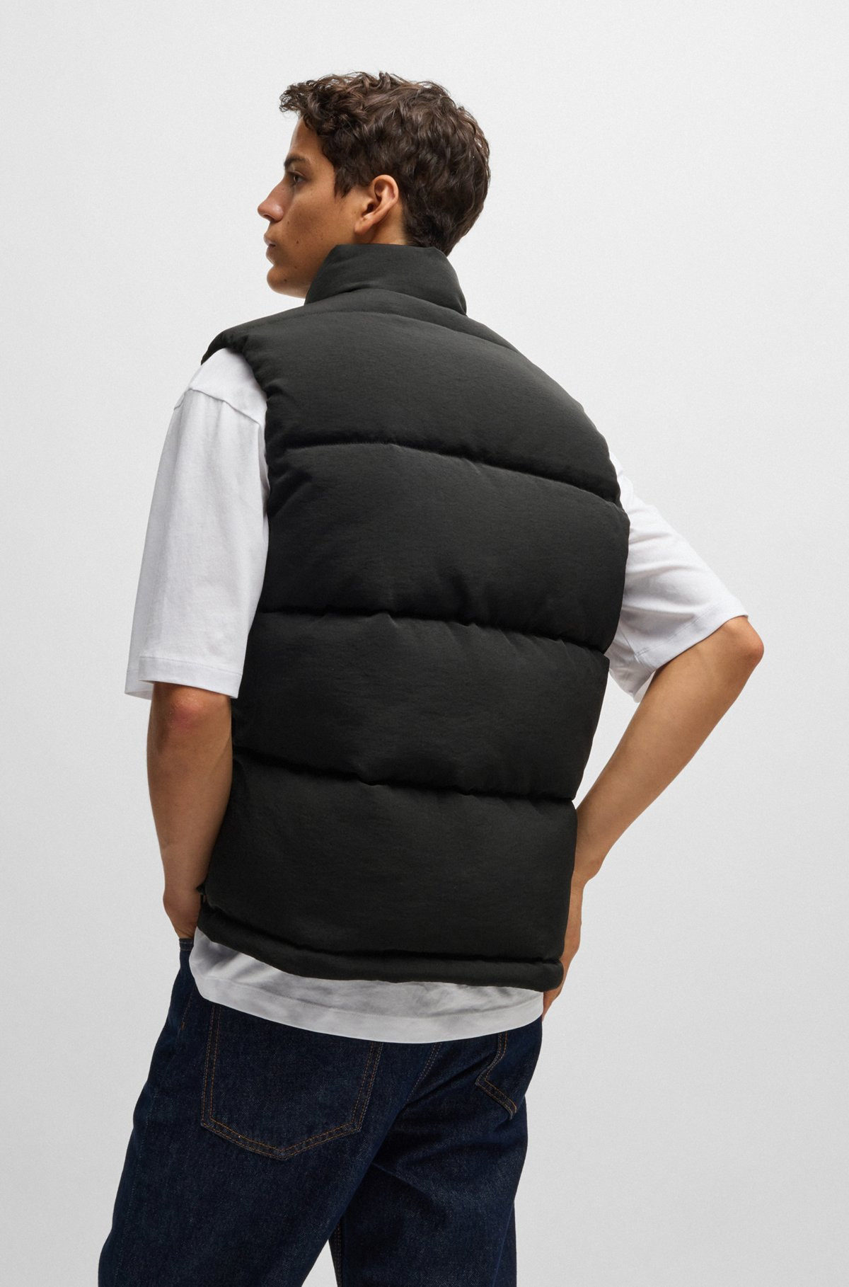 WATER-REPELLENT GILET WITH BLUE LOGO LABEL - 4