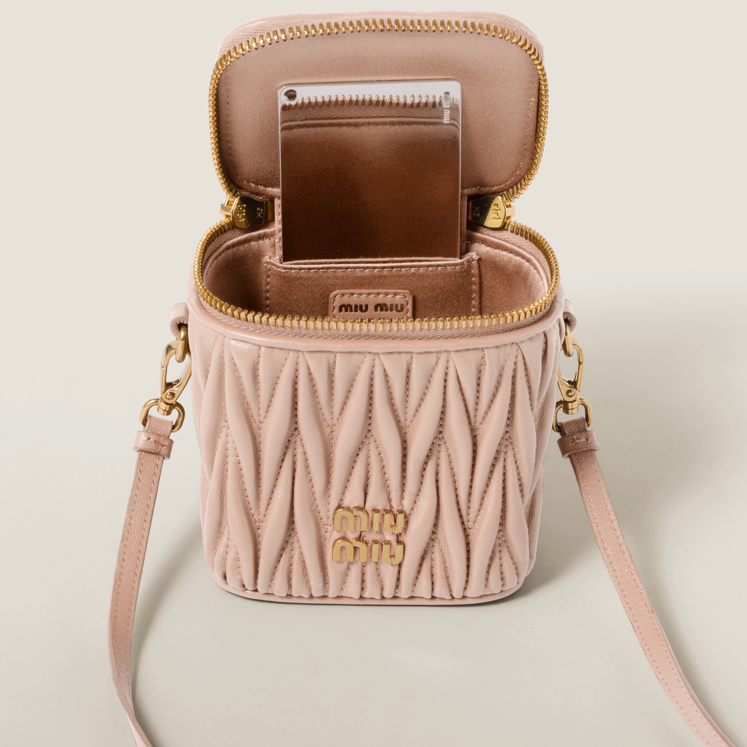 【MIU MIU】 Materasse Nappa Leather Mini Bag Black Matelassé Nappa Leather Mini-bag | Miu Miu