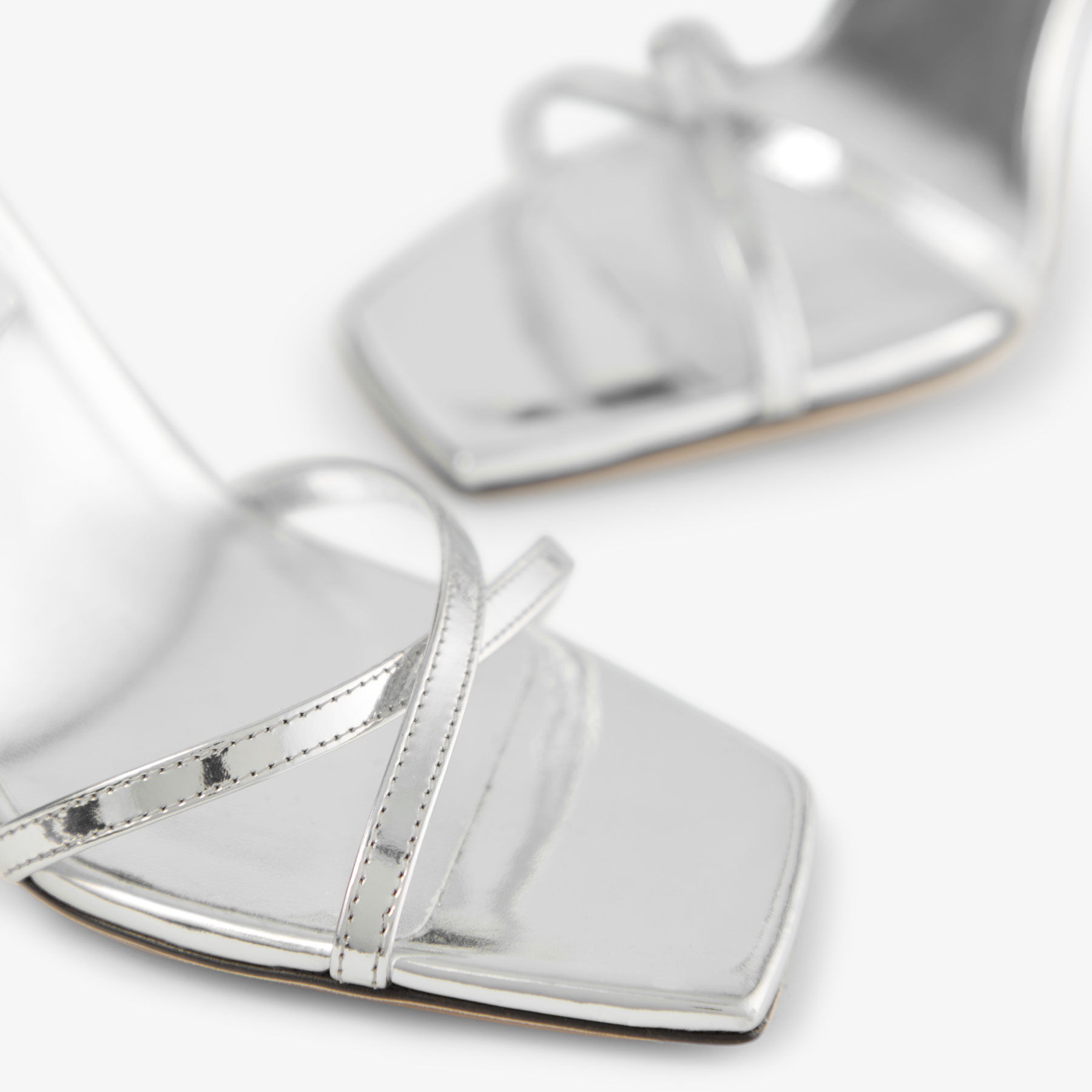 Metz 100
Silver Liquid Metal Leather Sandal - 3