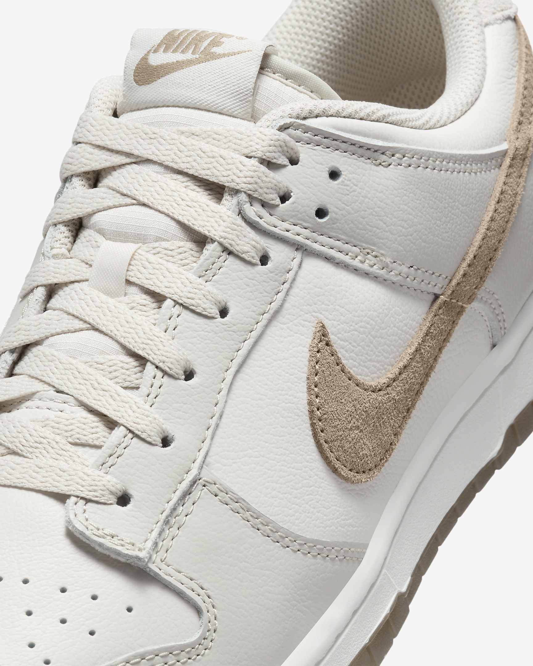 Nike Men's Dunk Low Retro SE Shoes - 8