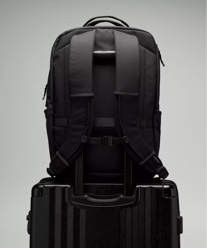 Double-Zip Backpack 22L 7