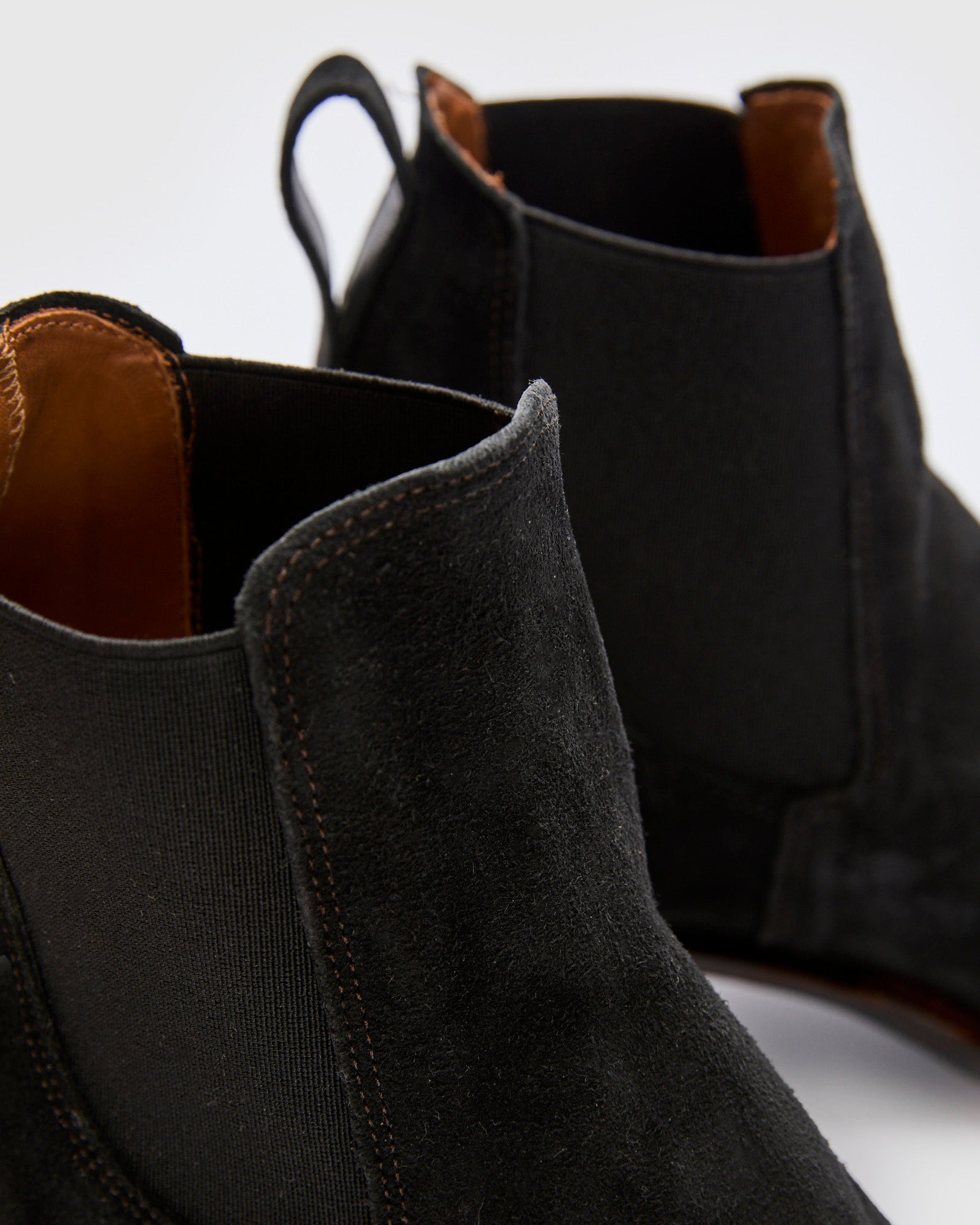 Plainview Chelsea Boot in Black Roughout - 8