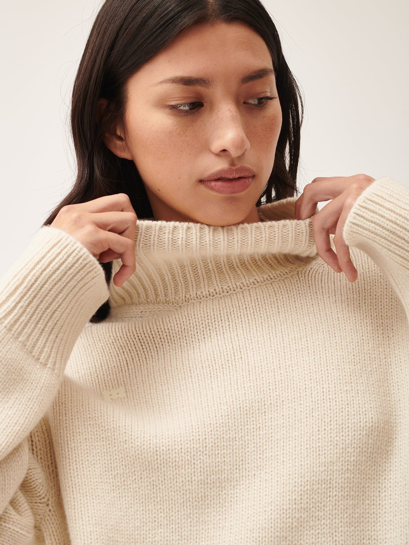 Women's Recycled Cashmere Turtleneck Sweater - Ecru Ivory 4