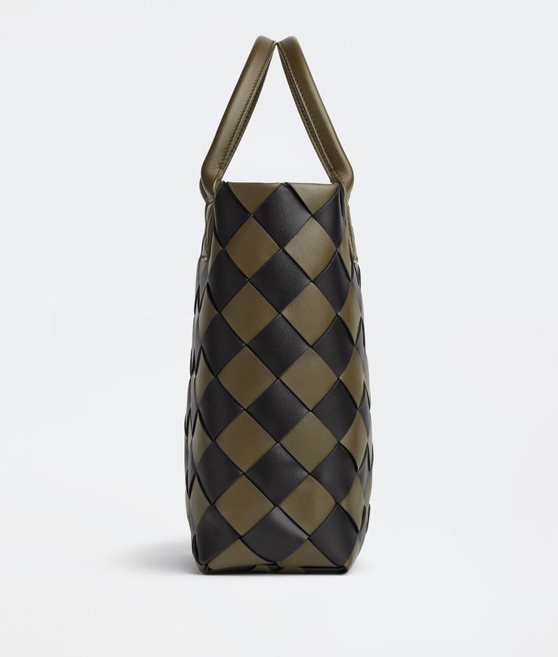 Bottega Veneta Cabat outlook
