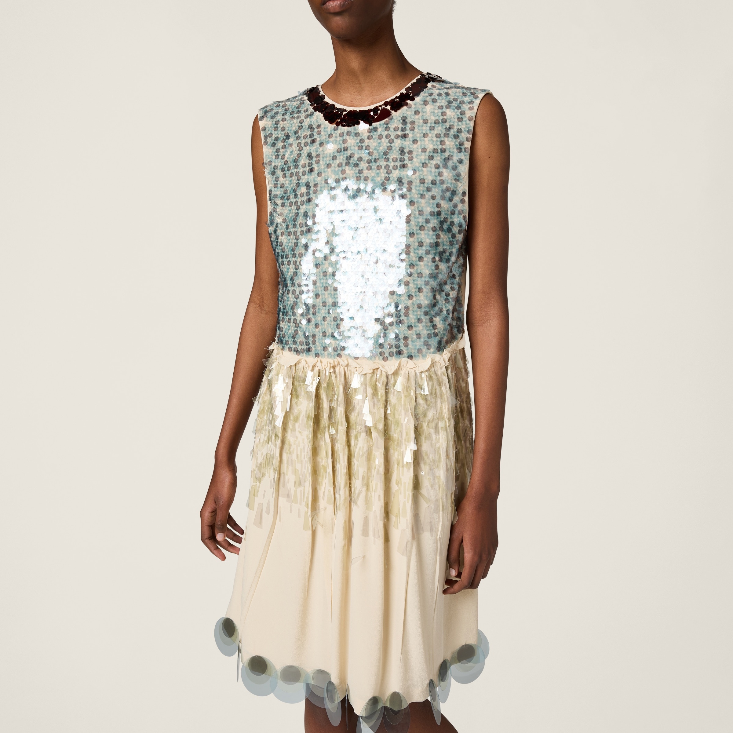 Embroidered marocain dress - 4