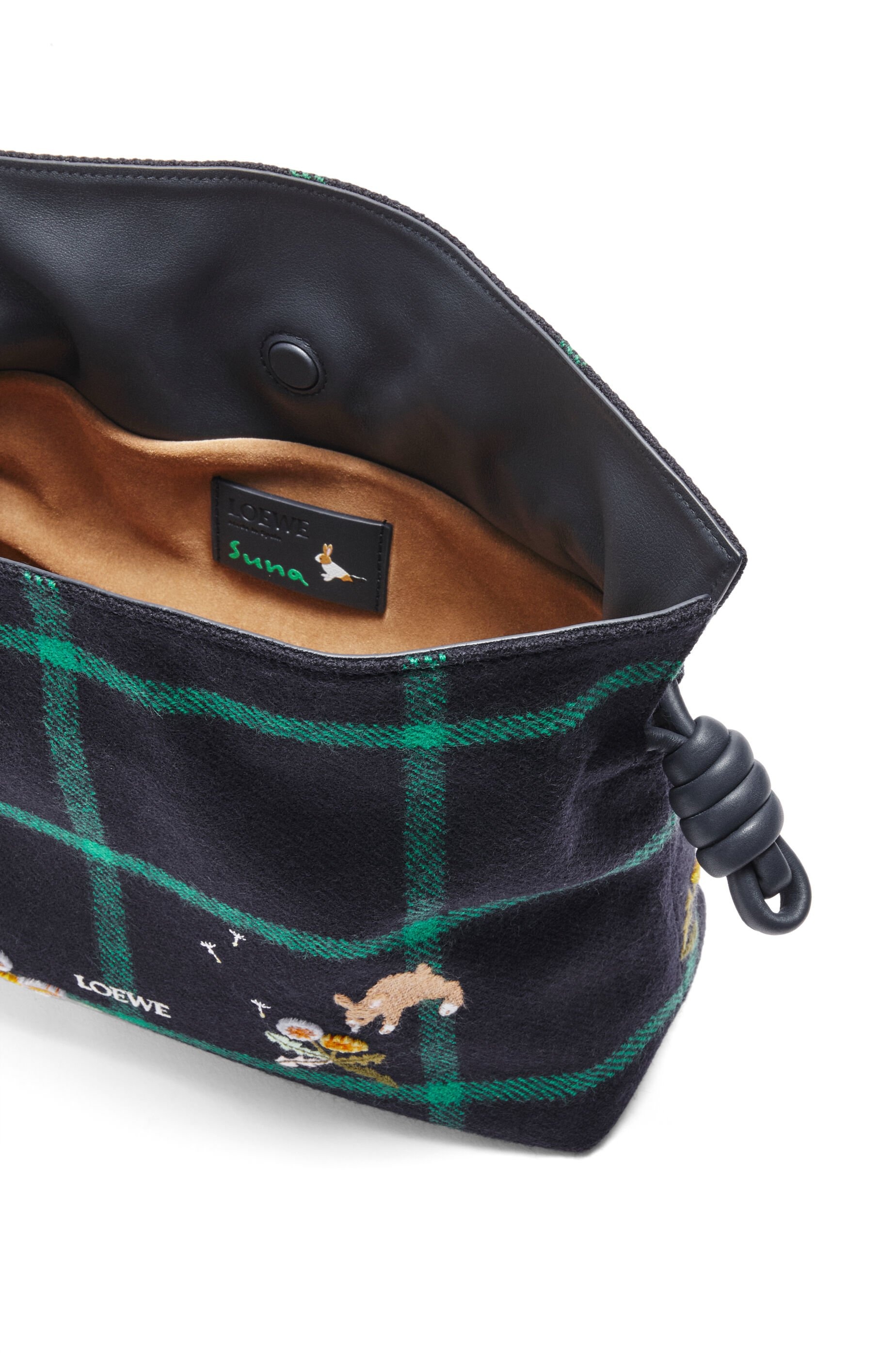 Bunny medium Flamenco clutch in embroidered wool - 7
