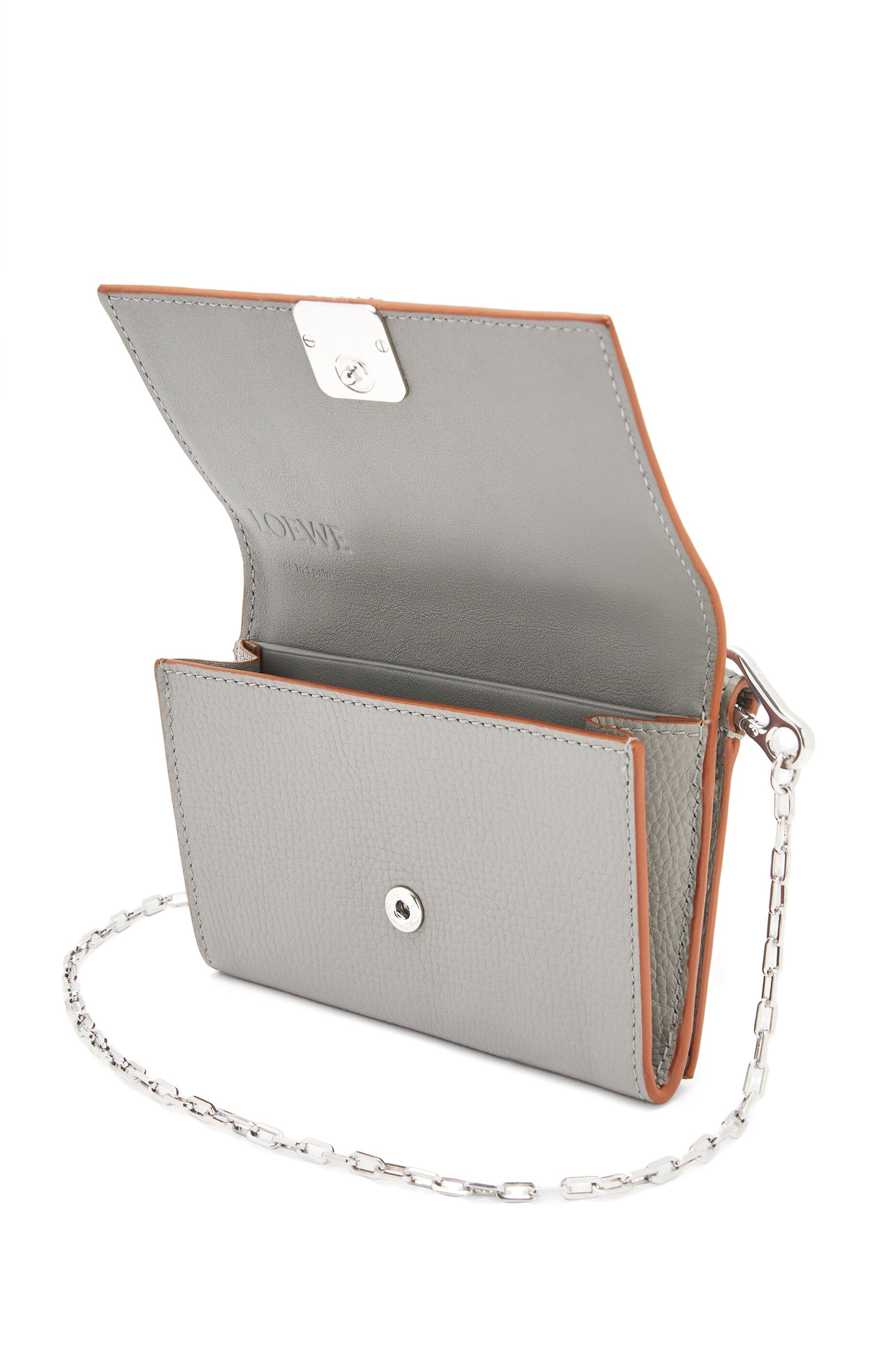 Anagram wallet on chain in pebble grain calfskin - 2