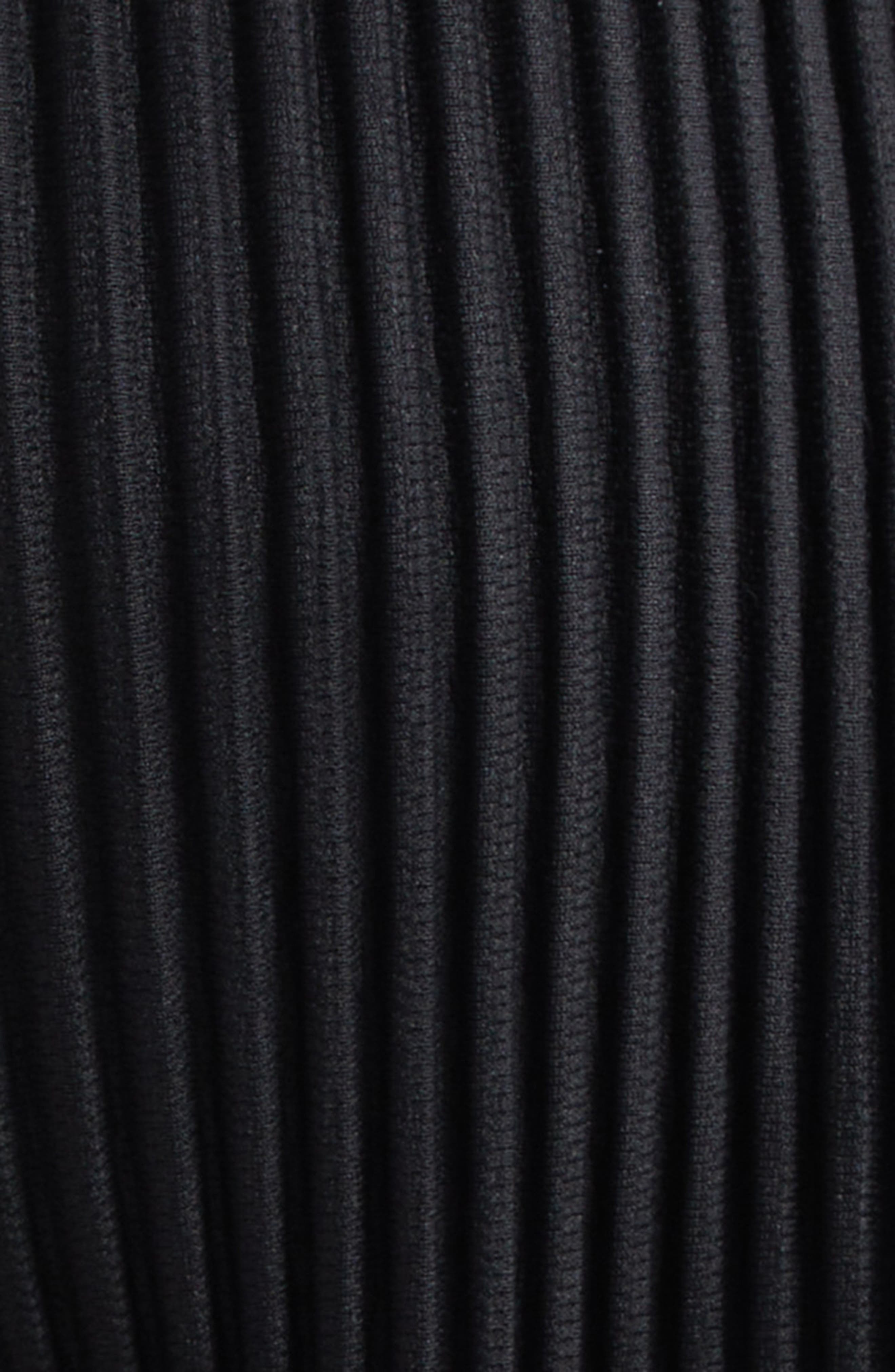 Homme Plissé Issey Miyake Monthly Colors July Pleated Shorts in Black at Nordstrom - 7