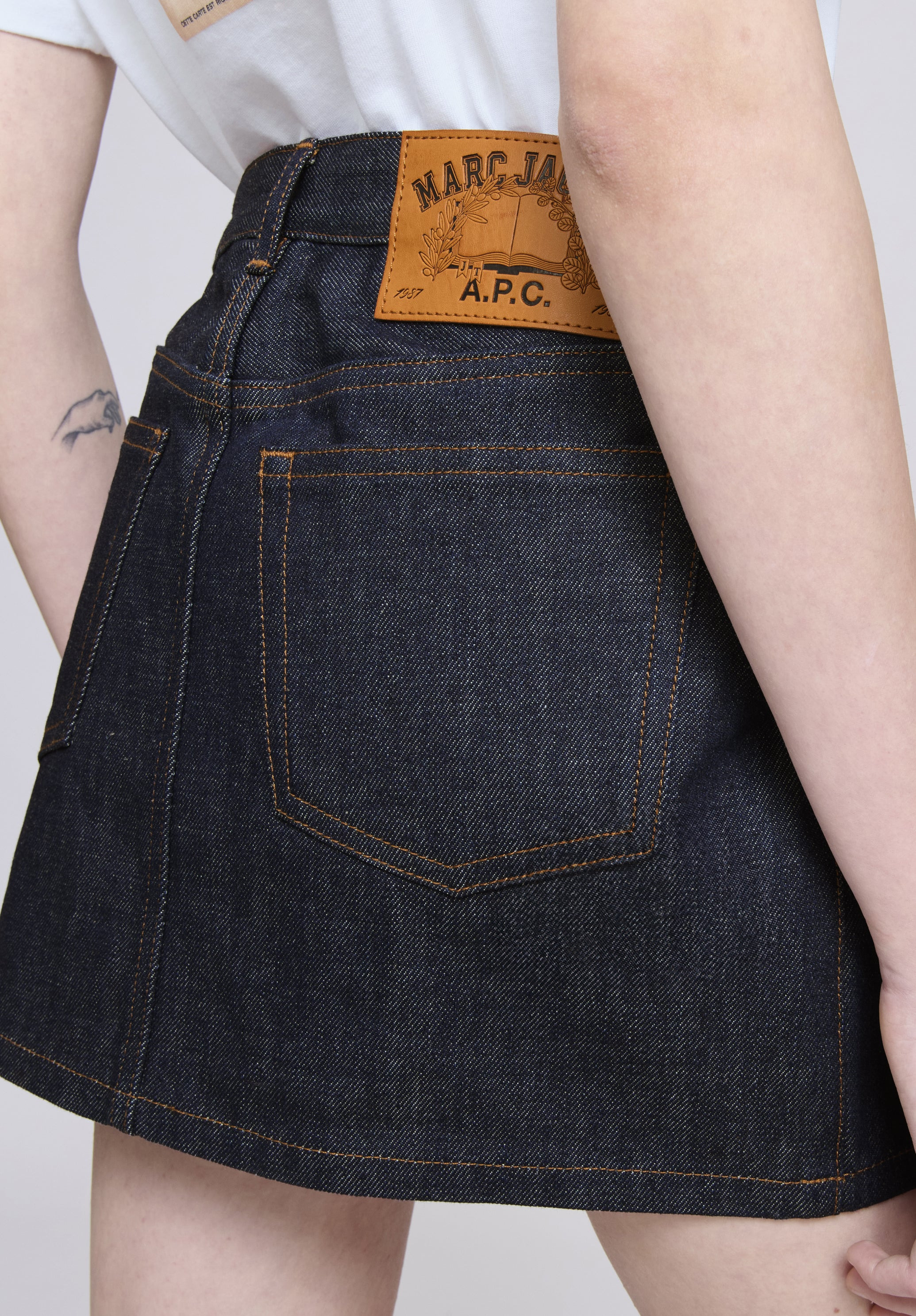 THE MINI SKIRT - 7