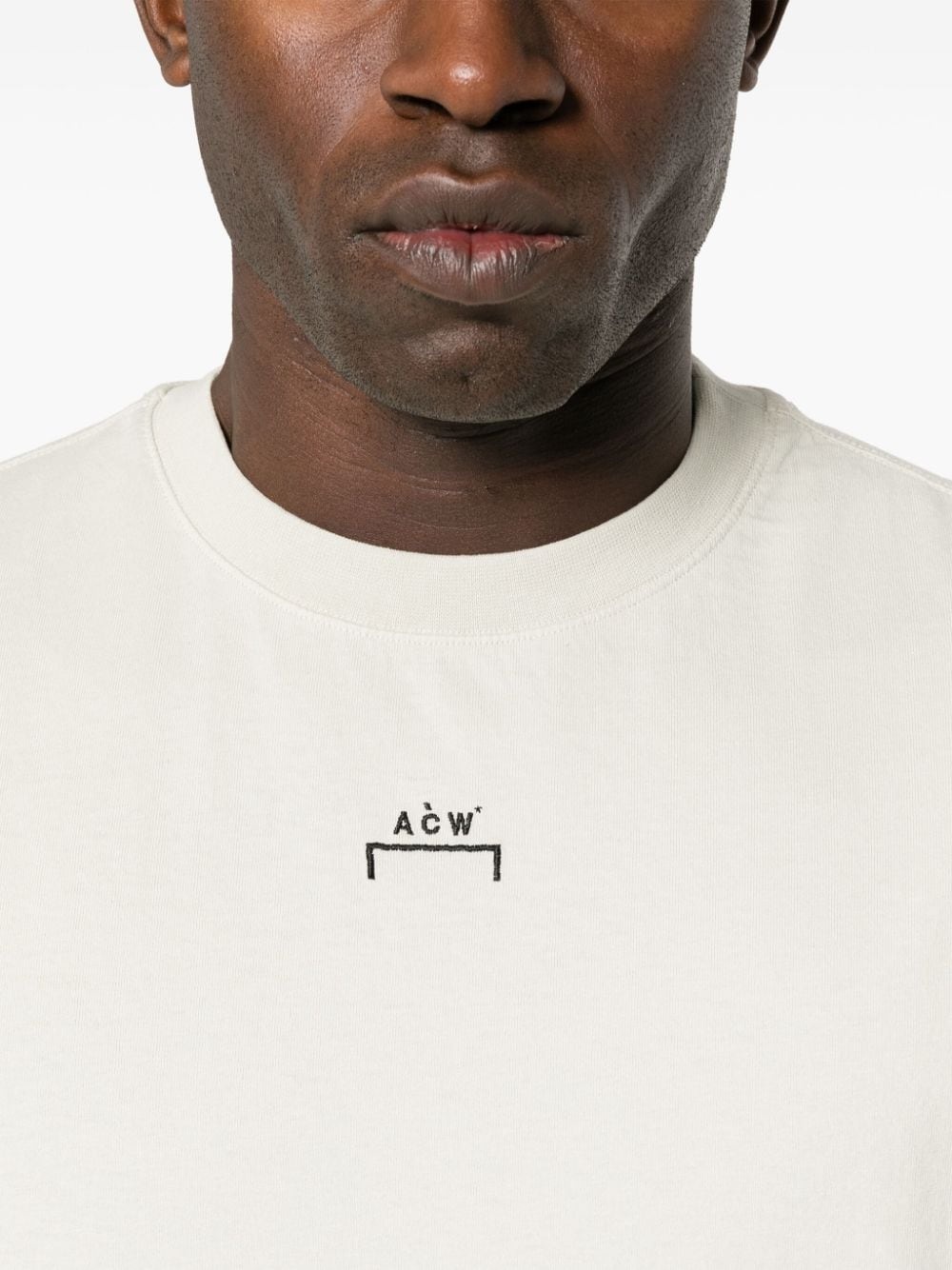 Essential logo-embroidered T-shirt - 5