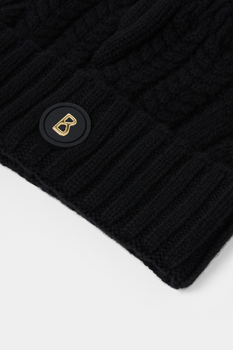 Jamila Knitted cashmere hat in Black 3