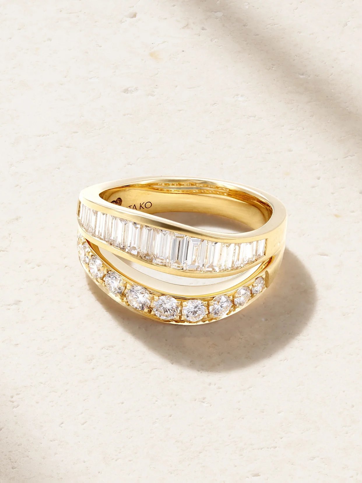 18-karat Gold Diamond Ring - 1
