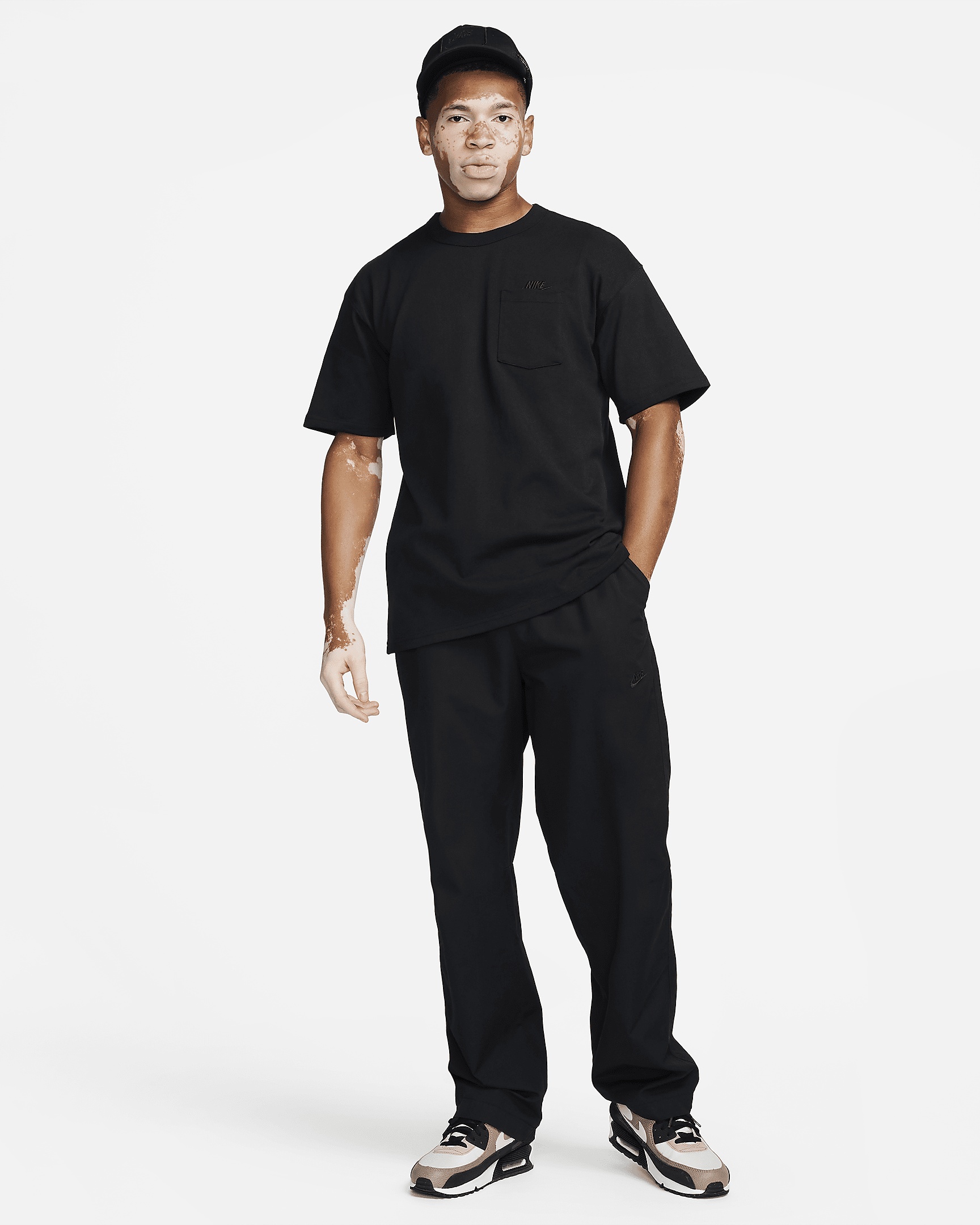 Nike Sportswear Premium Essentials Men's Pocket T-Shirt - 6