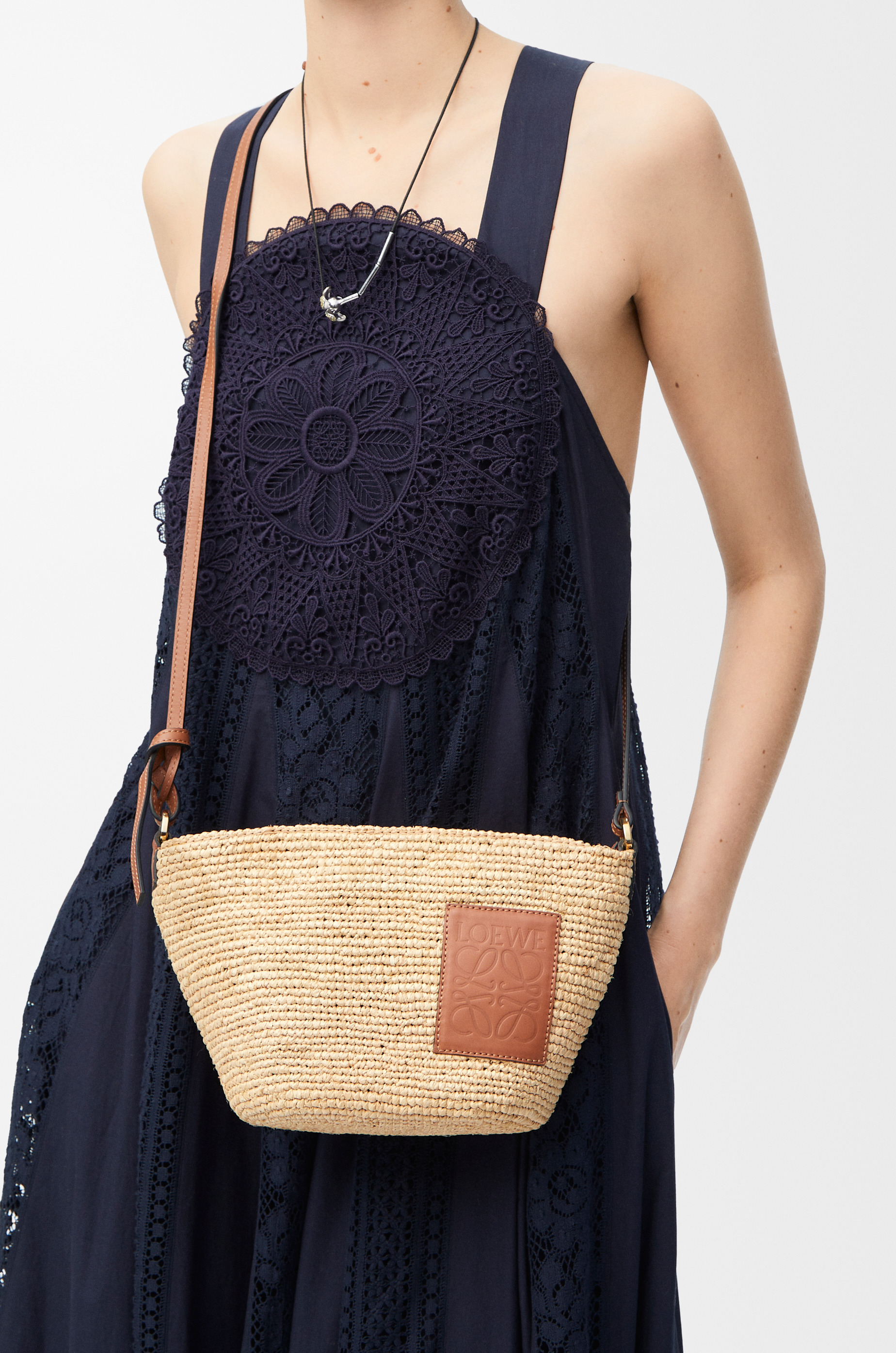 Pochette bag in raffia and calfskin - 2