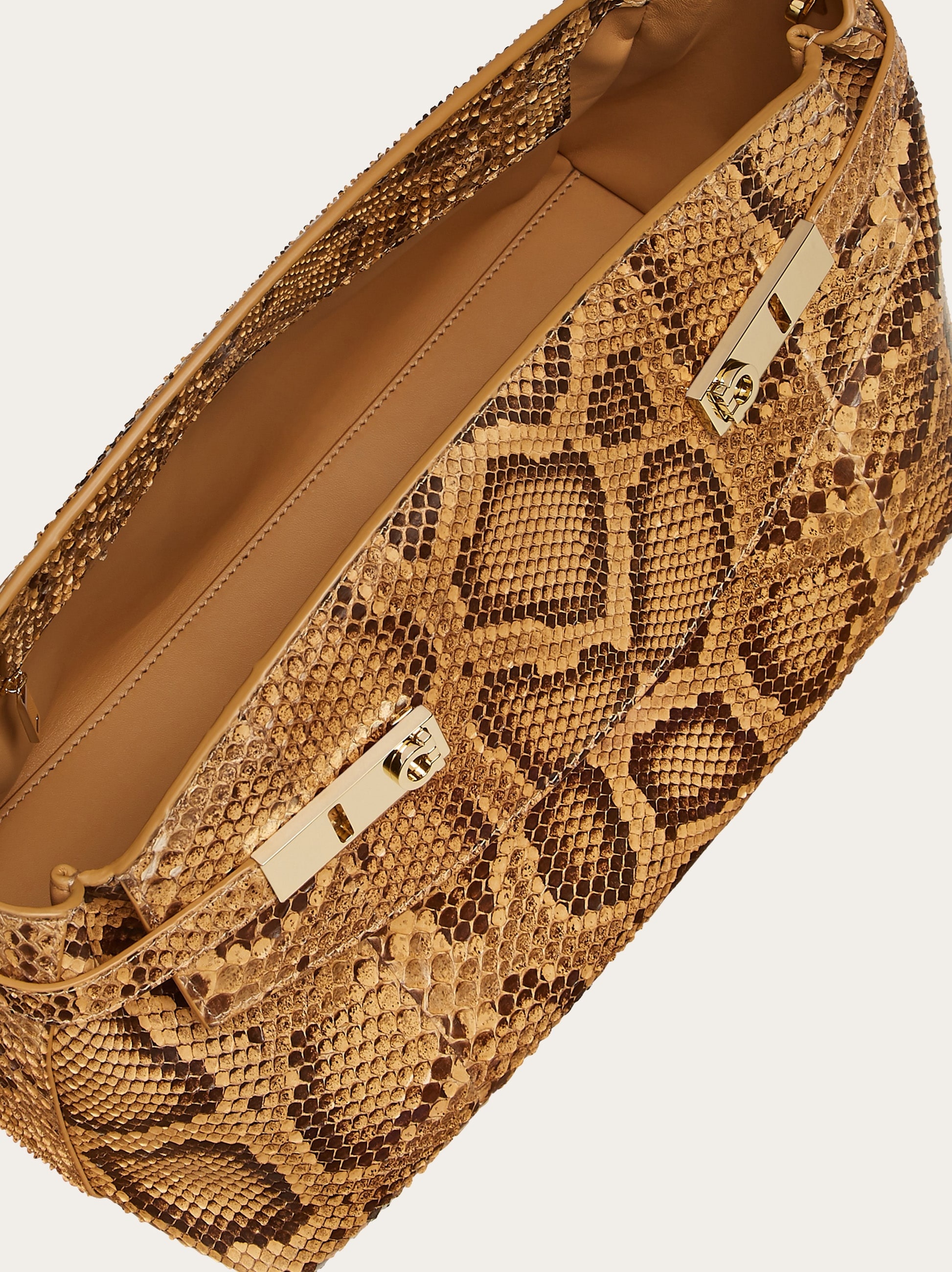 Hug shoulder bag - 6