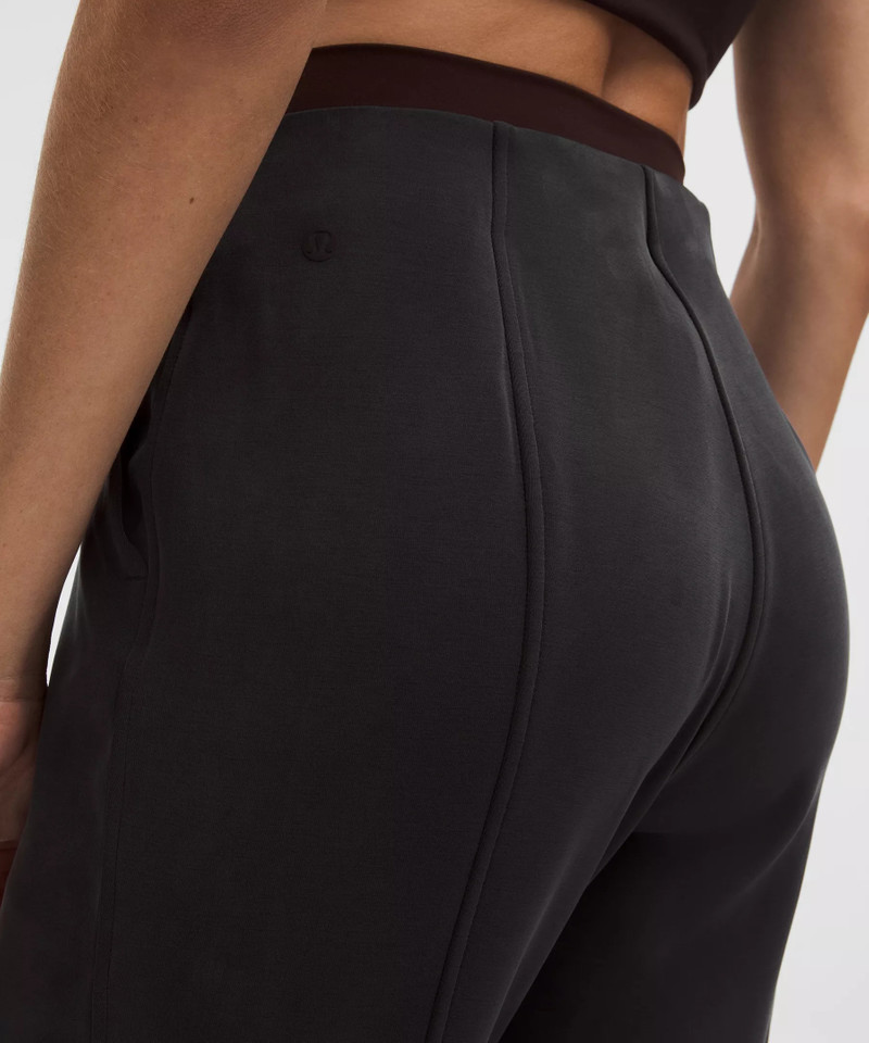 Brushed Softstreme Mid-Rise Flared Pant *Regular 6