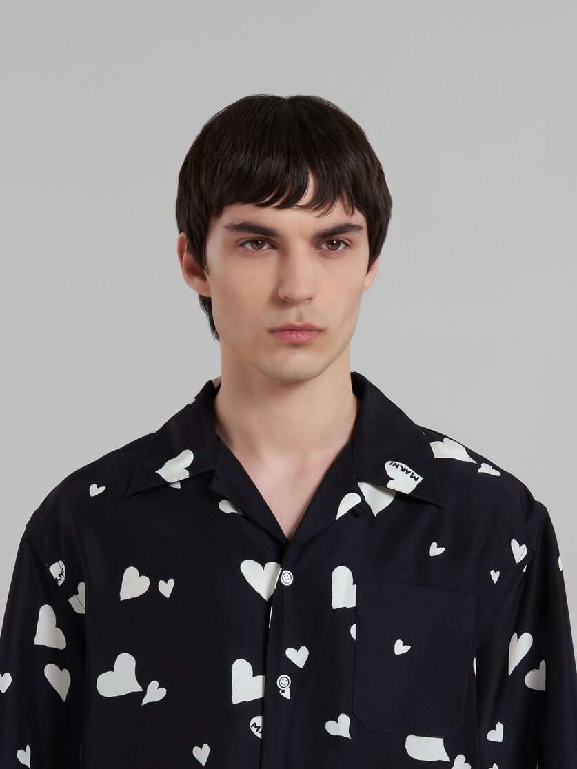 BLACK SILK SHIRT WITH BUNCH OF HEARTS PRINT - 4