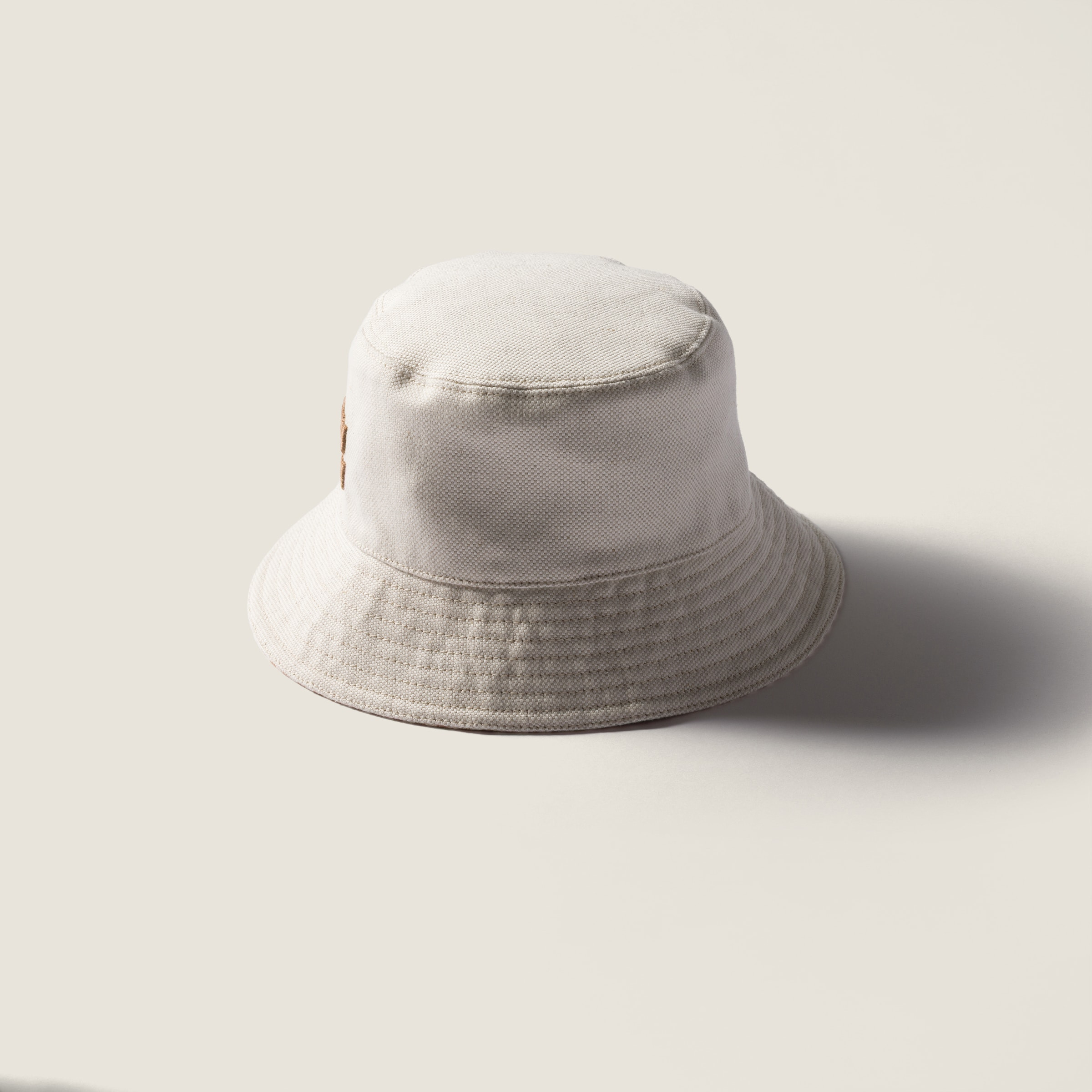 Reversible hat with pouch - 2