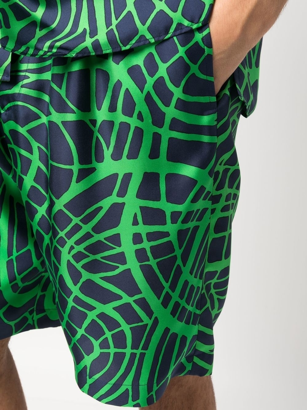 graphic-print tailored shorts - 5
